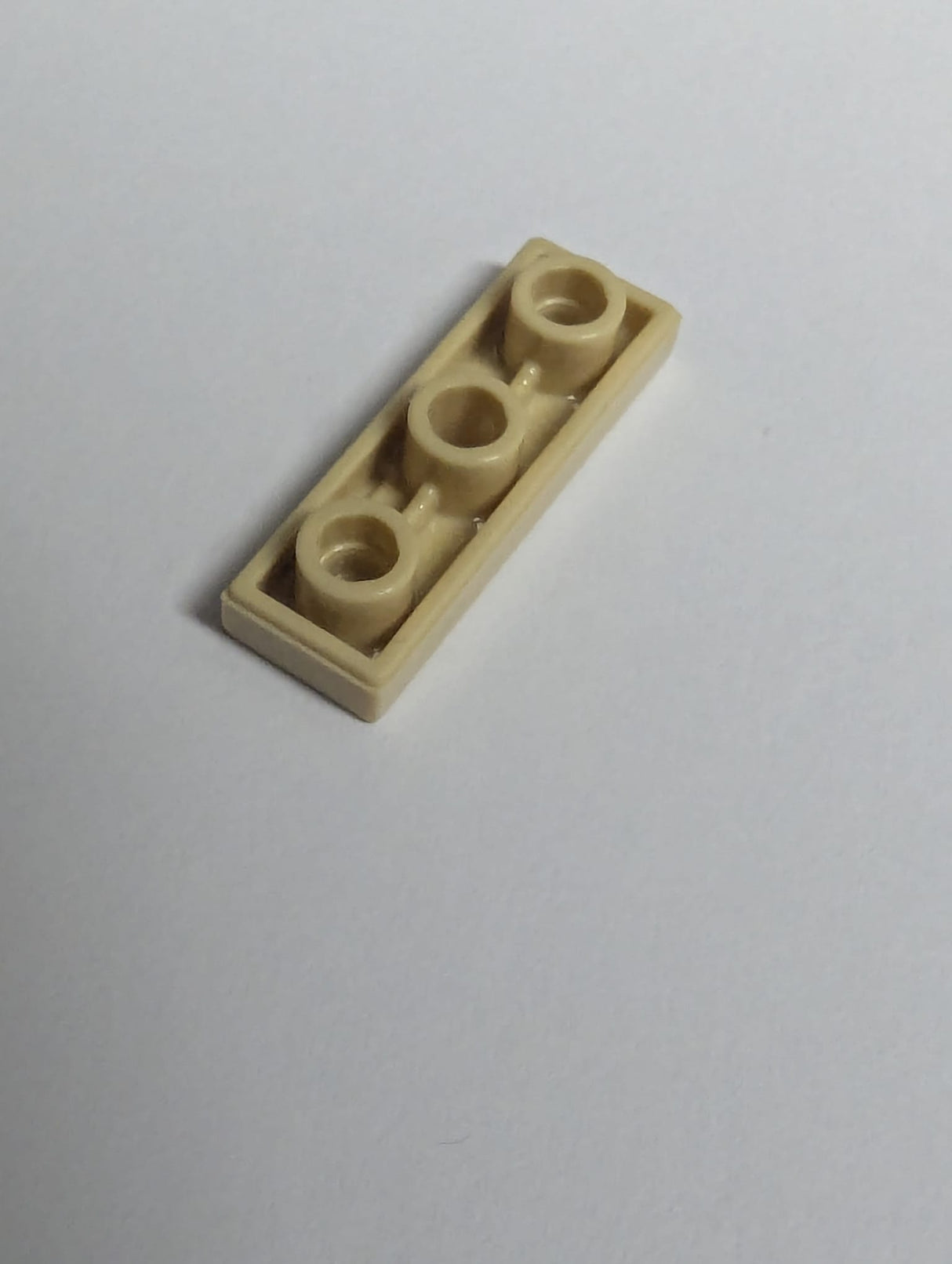 NEU Fliese, Modifiziert 1 x 3 Umgekehrt mit Loch beige