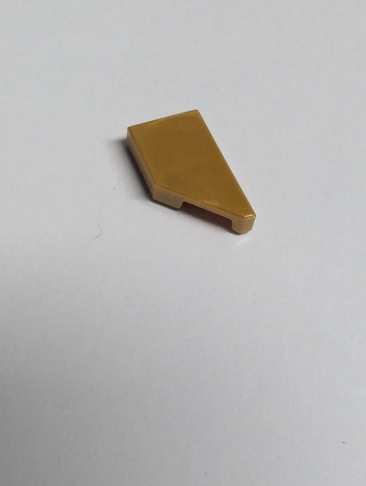 NEU Fliese, modifiziert 1 x 2 Keil rechts pearlgold