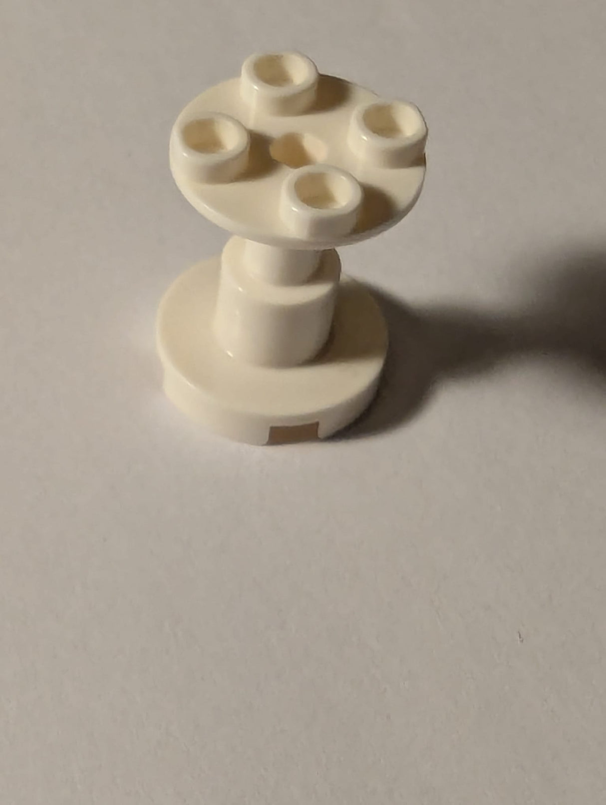 NEU Support 2 x 2 x 2 Stand with Complete Hole weiss white