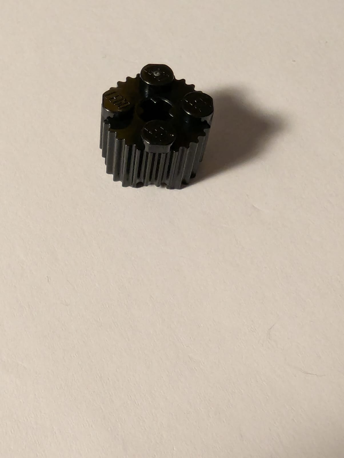 NEU Stein rund 2 x 2 mit Achsloch und Rillenprofil schwarz