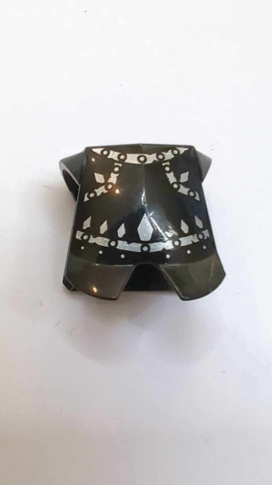 Utensil Minifigur Rüstung mit Beinschutz mit Bösem Ritter Silber-Diamant-Muster schwarz