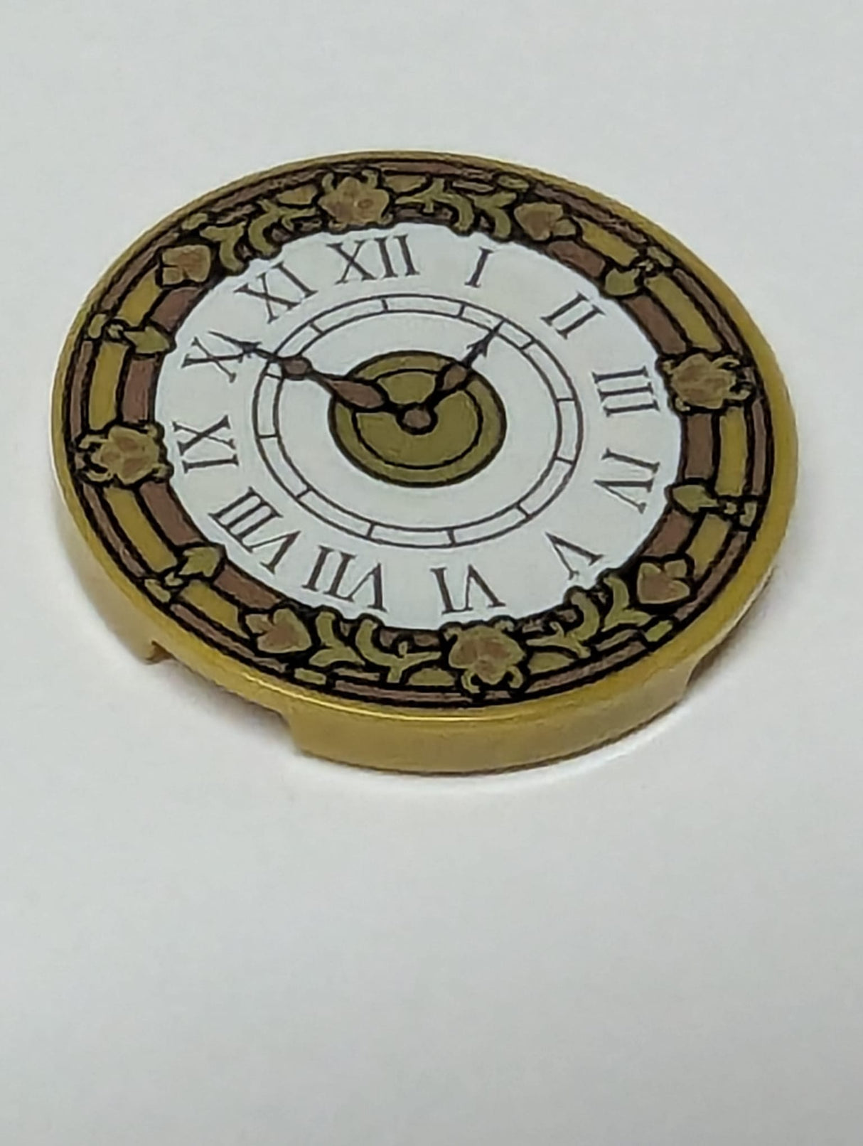 NEU Fliese, rund 3 x 3 mit weißem Zifferblatt, kupfernen und goldenen Zeigern, Rand sowie Filigran und schwarzem römischen Zahlenmuster pearlgold