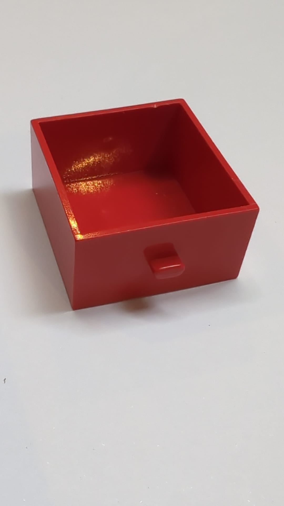 Hauswirtschaftsschrank 4x4x4 Schubladen rot