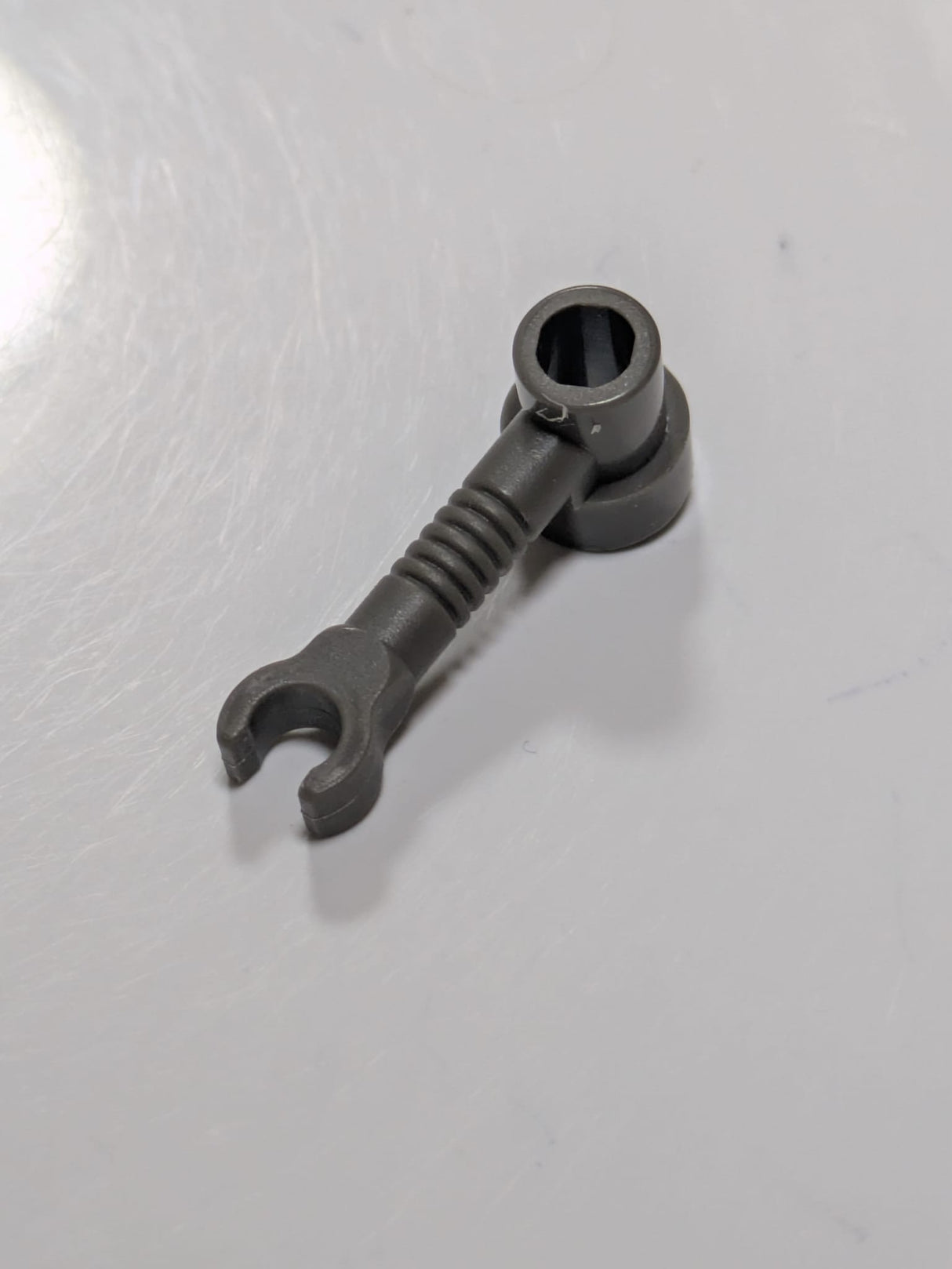 Stab 1x3 mit Clip und Noppe, Behälter (Roboterarm) altdunkelgrau