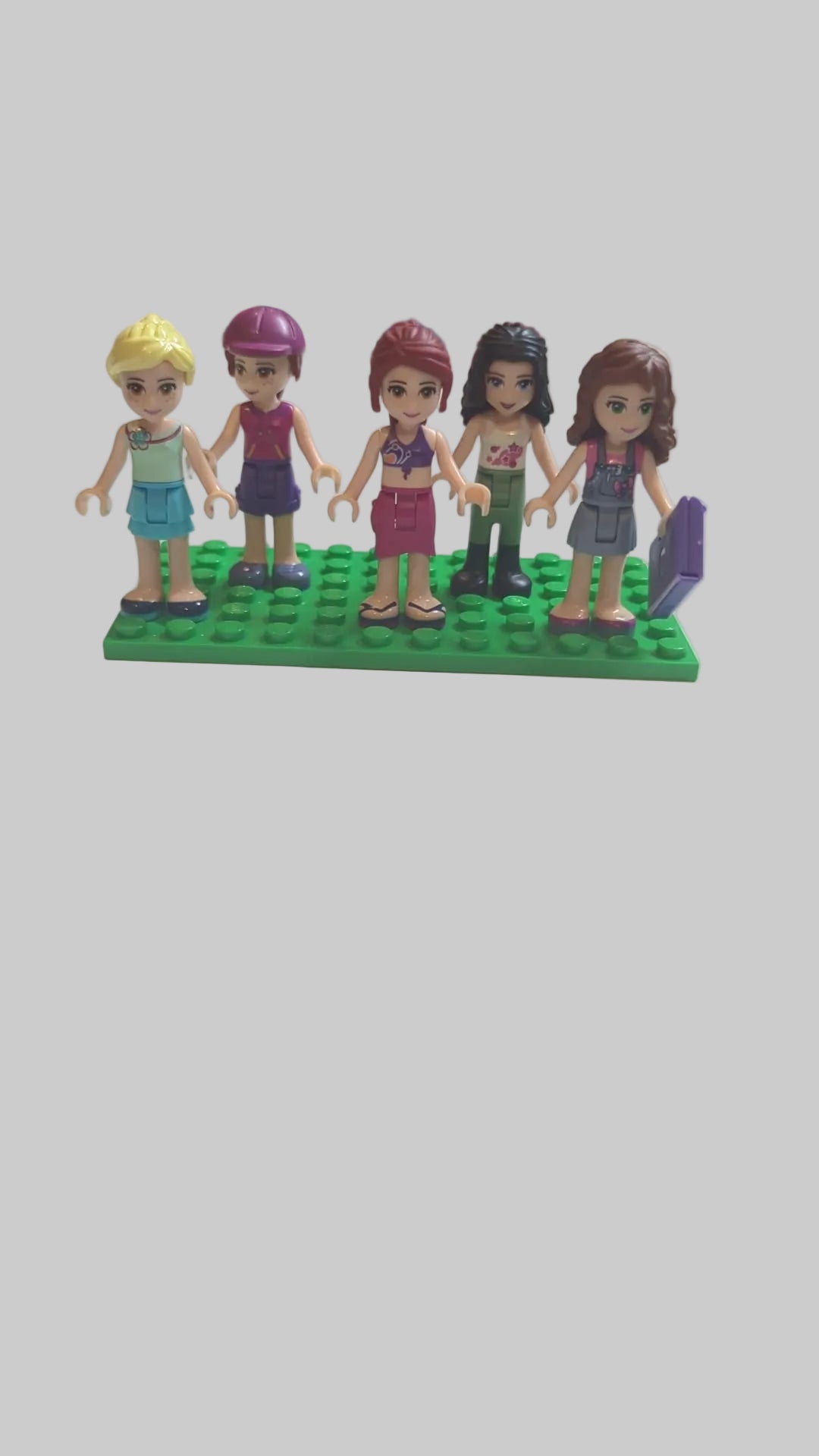 Bunte Tüte mit diesen 5 Minifiguren aus dem Bereich Friends frnd29