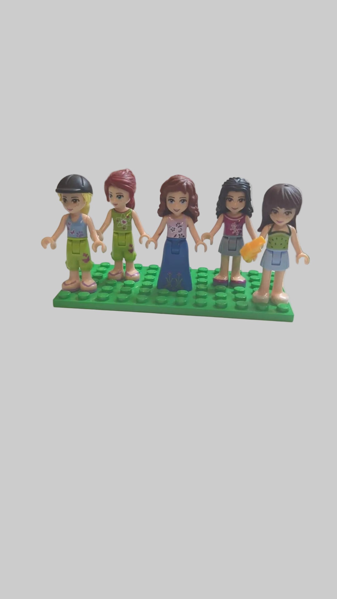 Bunte Tüte mit diesen 5 Minifiguren aus dem Bereich Friends frnd30