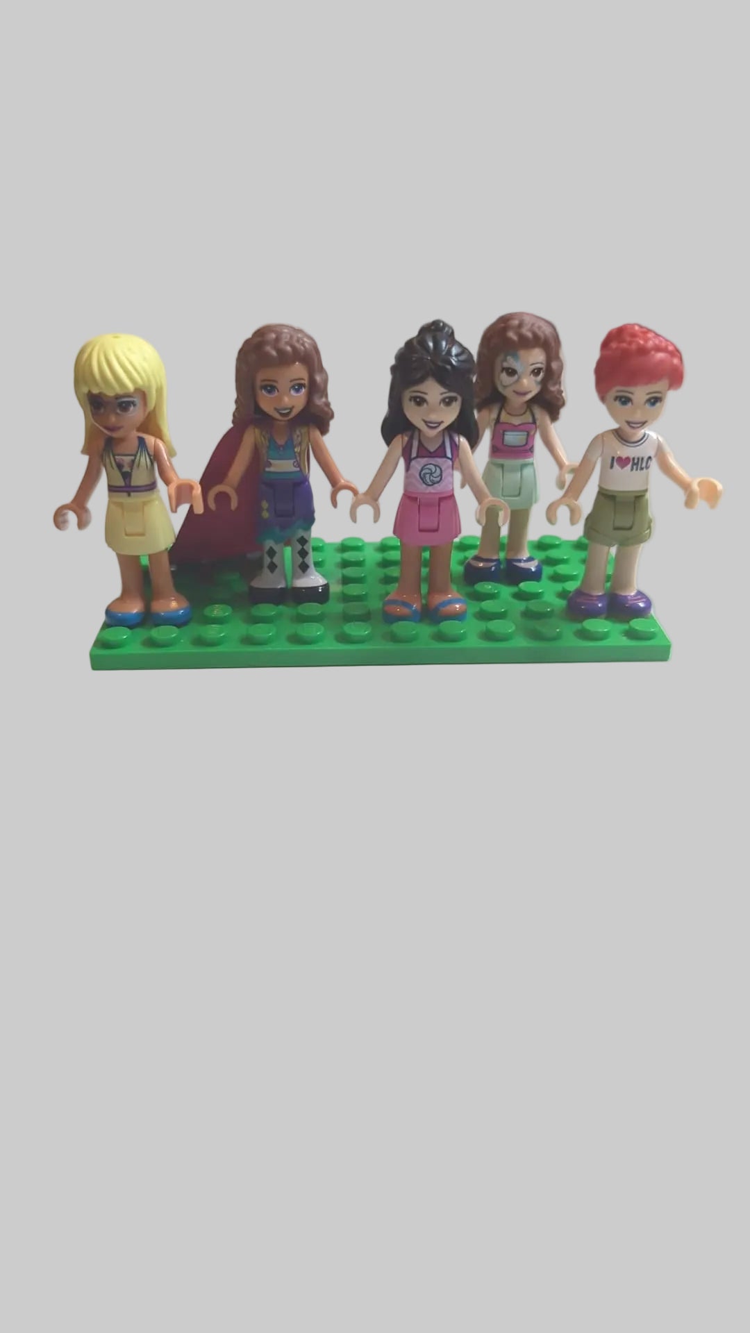 Bunte Tüte mit diesen 5 Minifiguren aus dem Bereich Friends frnd31