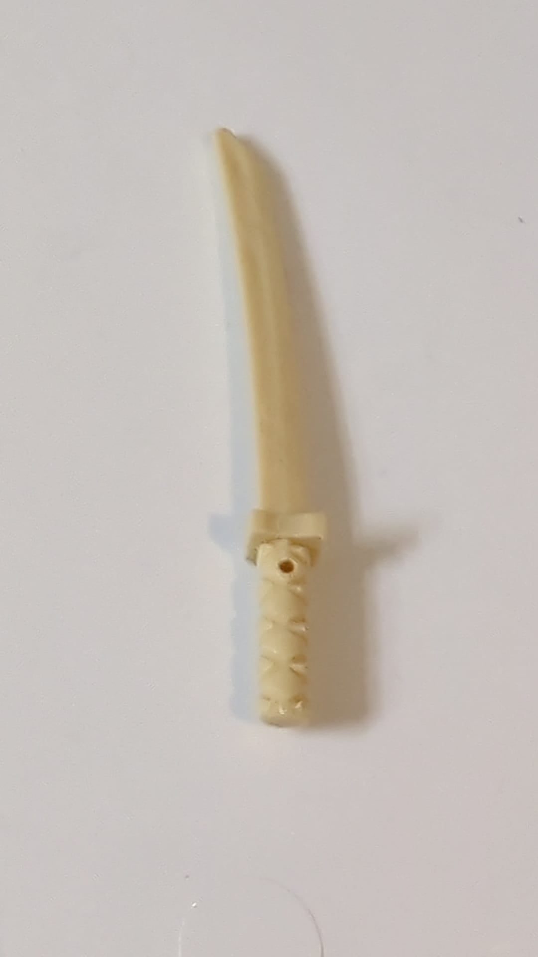 Minifigur, Waffe Schwert, Shamshir / Katana „Viereckiger Griff“ mit offenem Knauf und Loch im Griff beige tan