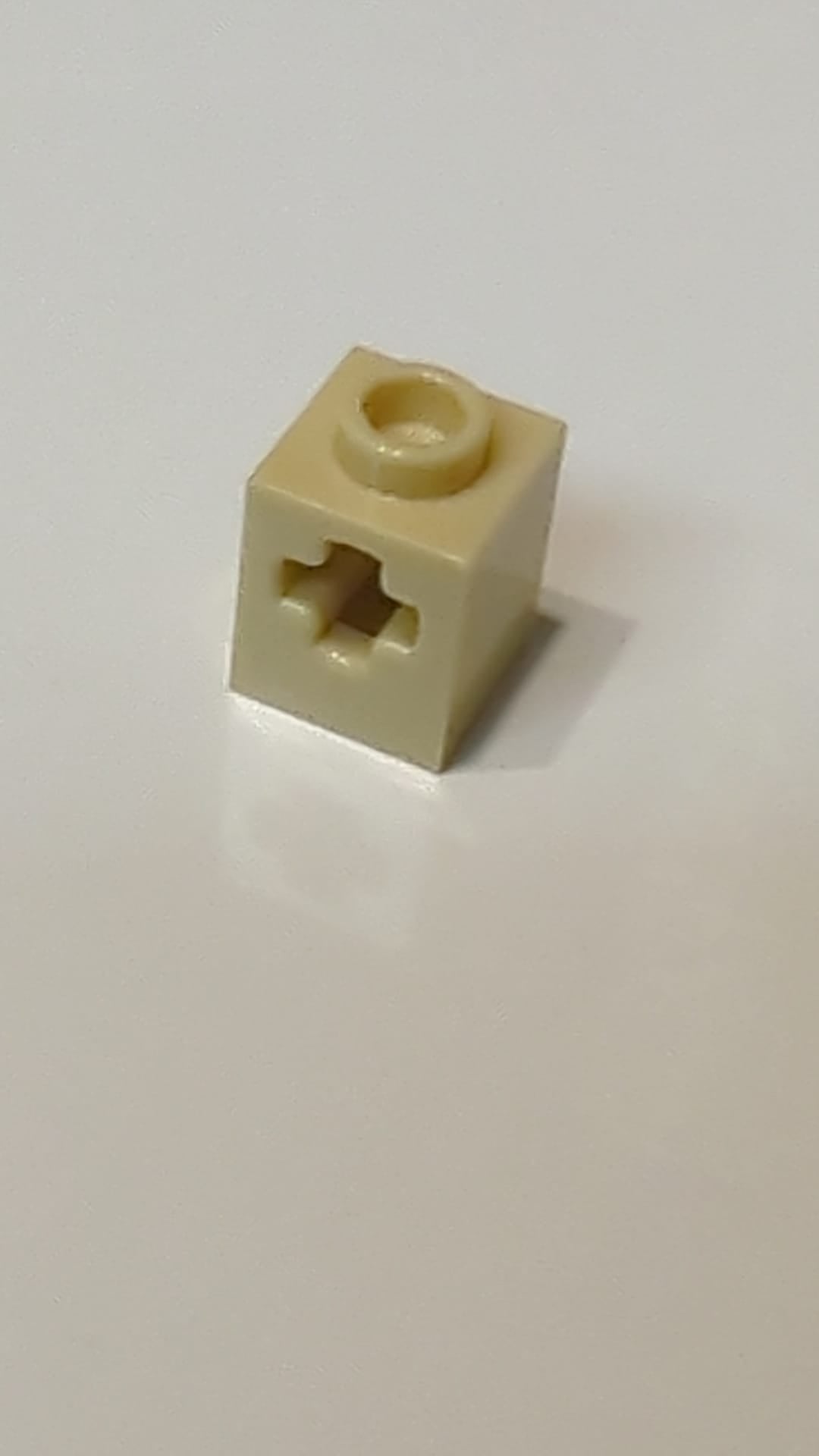 NEU 1 x 1 Technik Stein mit Achsloch beige