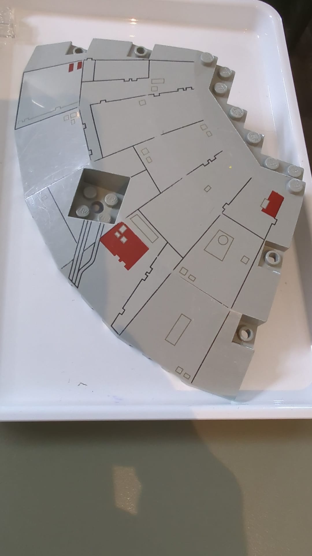 14x14x2 2/3 Platte mit Viertel-Untertassendeckel mit Millennium Falcon-Muster althellgrau