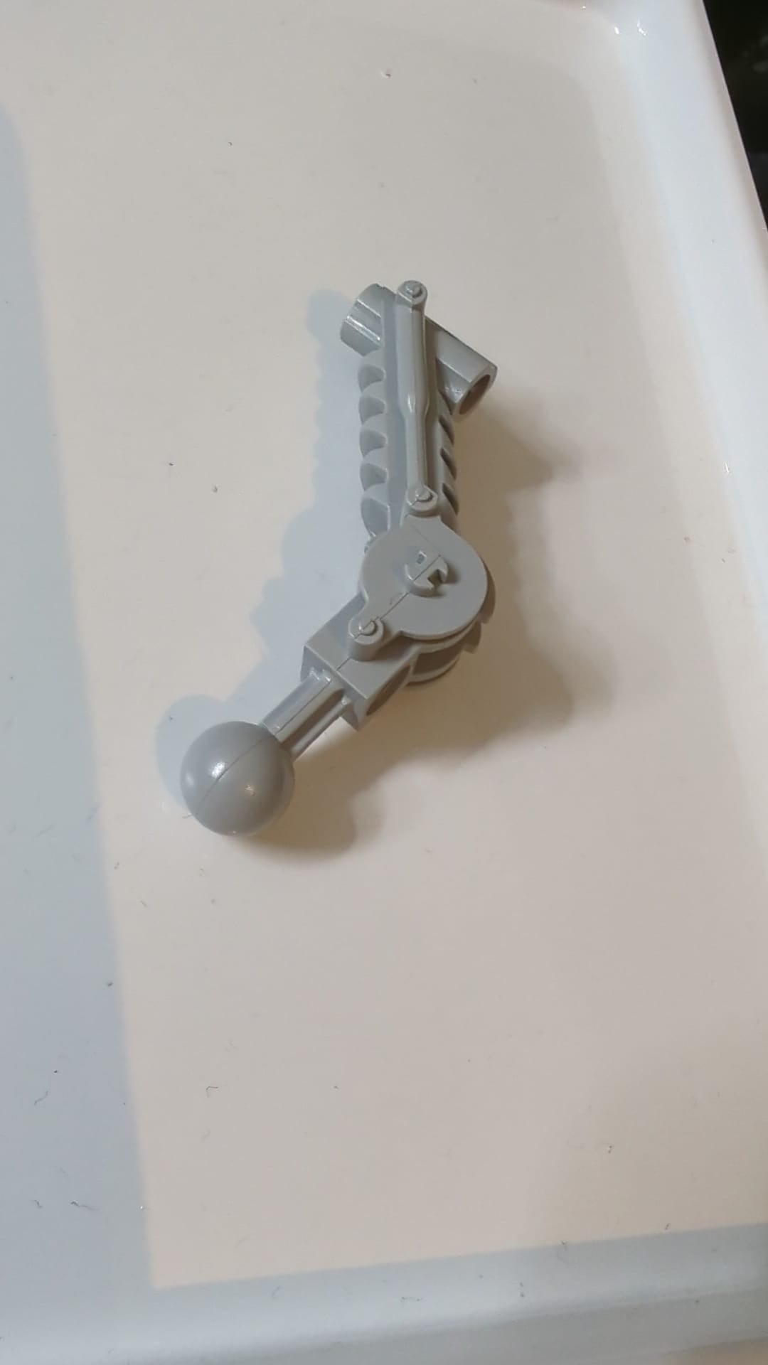 5x7 Bionicle Kugelgelenk Arm mit doppelter Achsbohrung bei 90 Grad neuhellgrau