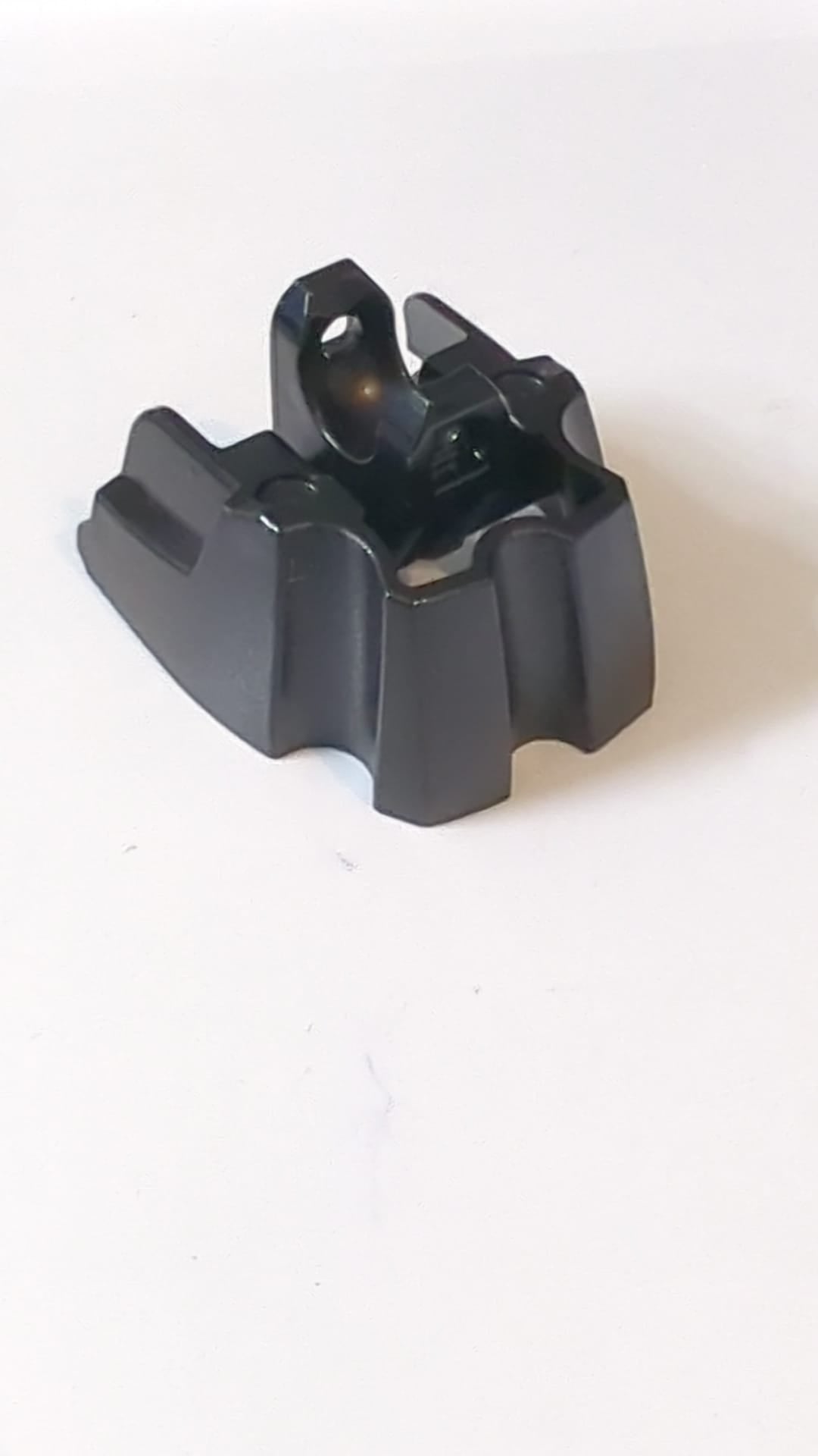 Großer Figurenfuß, kurz mit Kugelgelenk schwarz