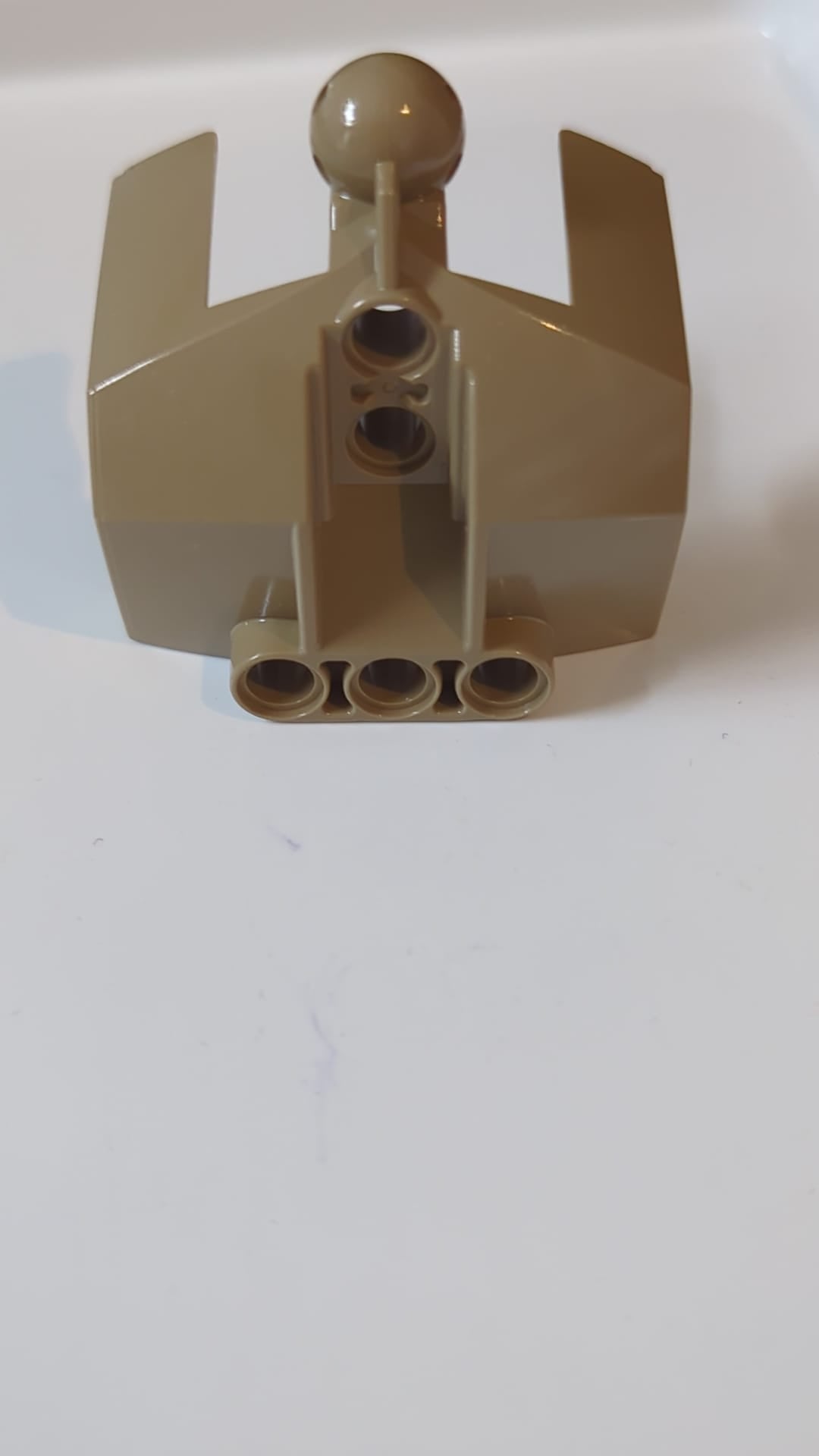 Brustpanzer für große Figuren mit Löchern und Kugelgelenk dunkelbeige