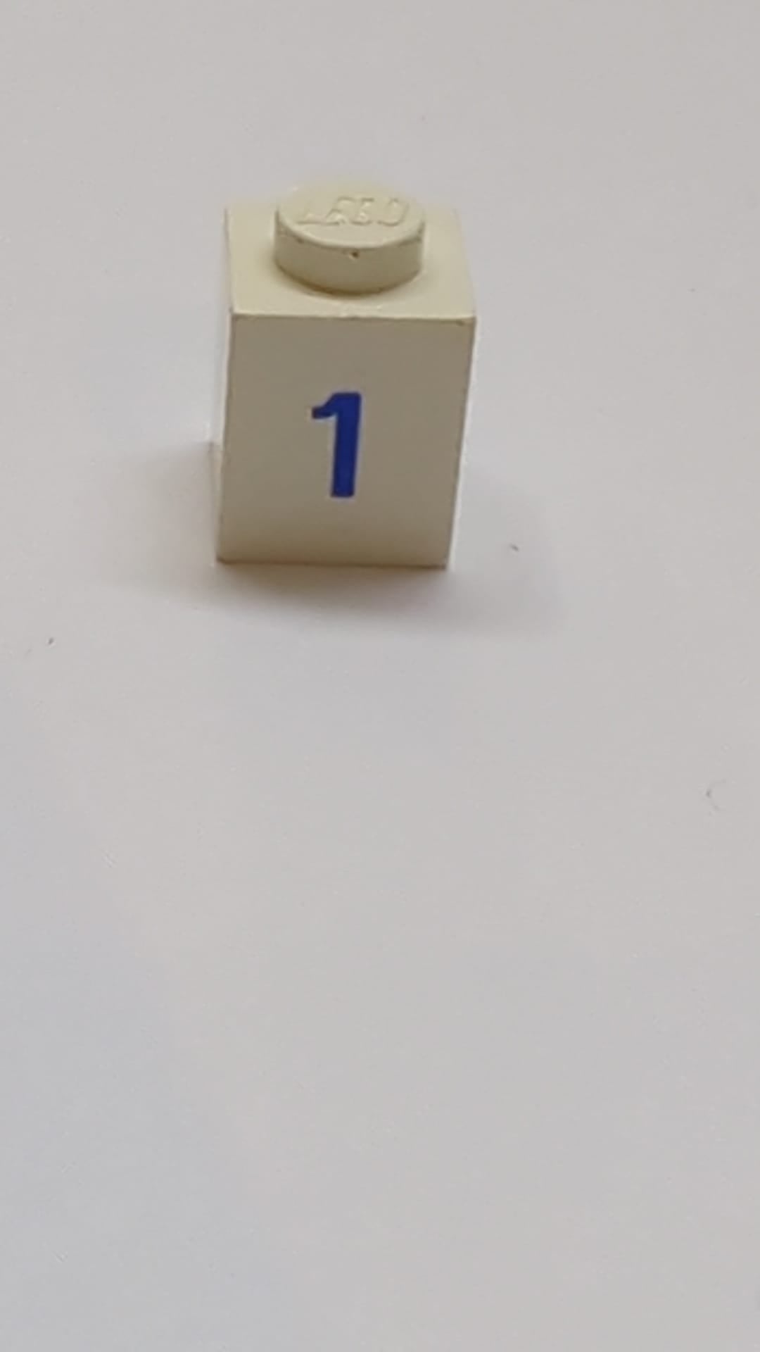 1x1 Stein mit blauem Zahlenmuster 1 weiß