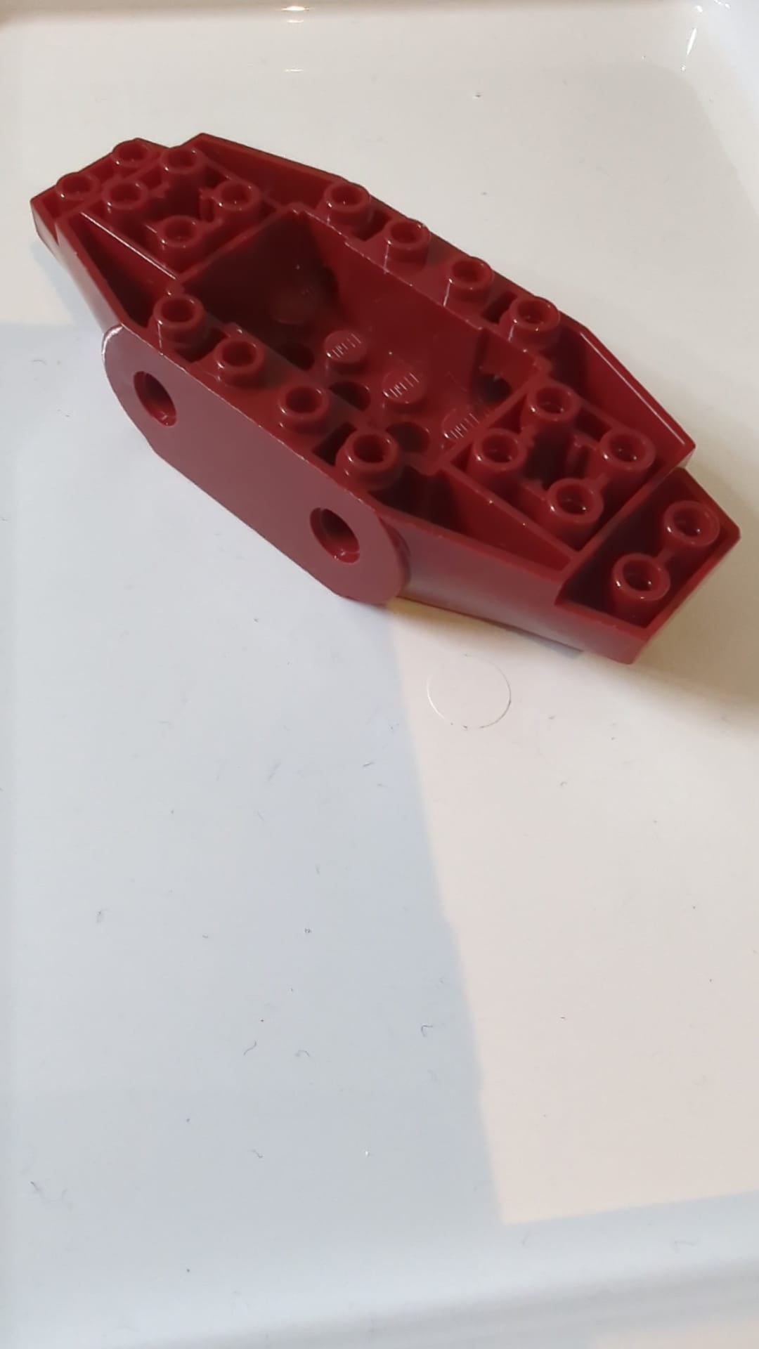 4x10x1 2/3Fahrzeug, Basis mit 4 Stiftlöchern dunkelrot