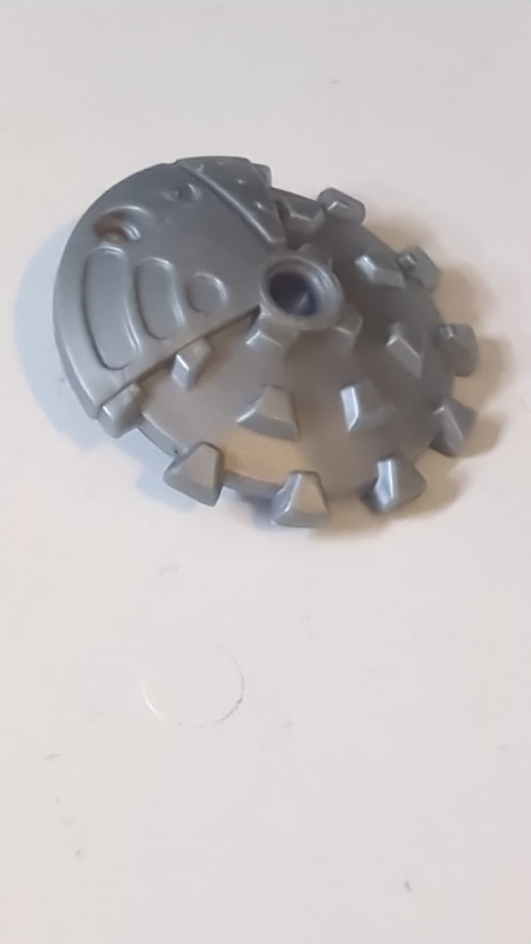 5x5 Bionicle-Waffe Schild mit Sägeblattnieten pearl hellgrau