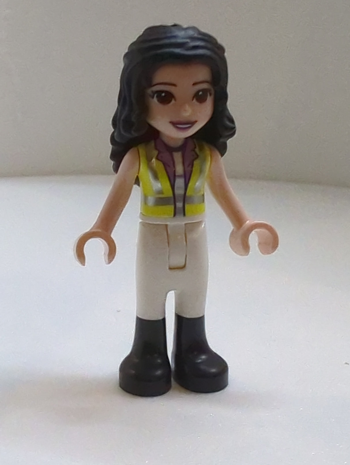 NEU Friends Minifigur Emma - Sicherheitsweste, weiße Hose schwarze Stiefel frnd540