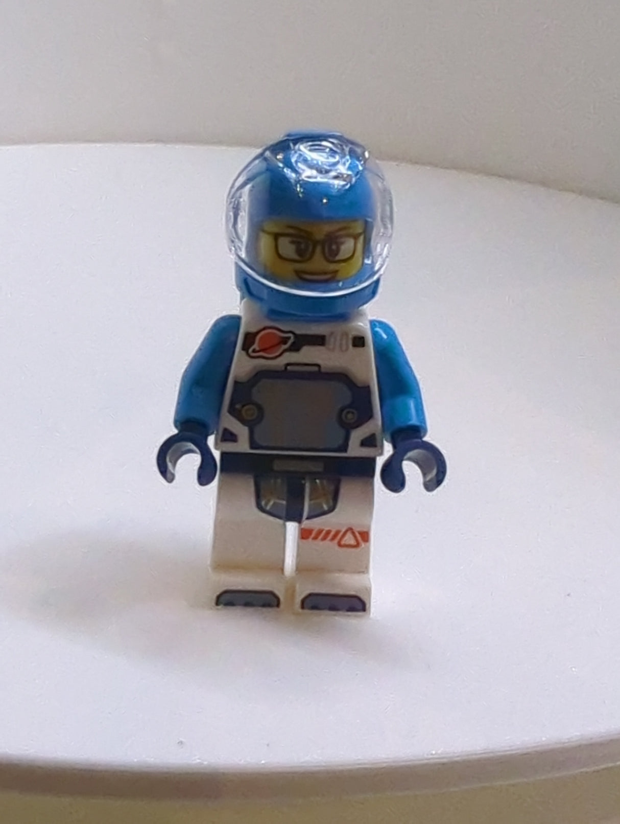 NEU City Minifigur Astronautin - weißer Raumanzug, Helm, Visier, dunkelazur Jet Pack cty1693