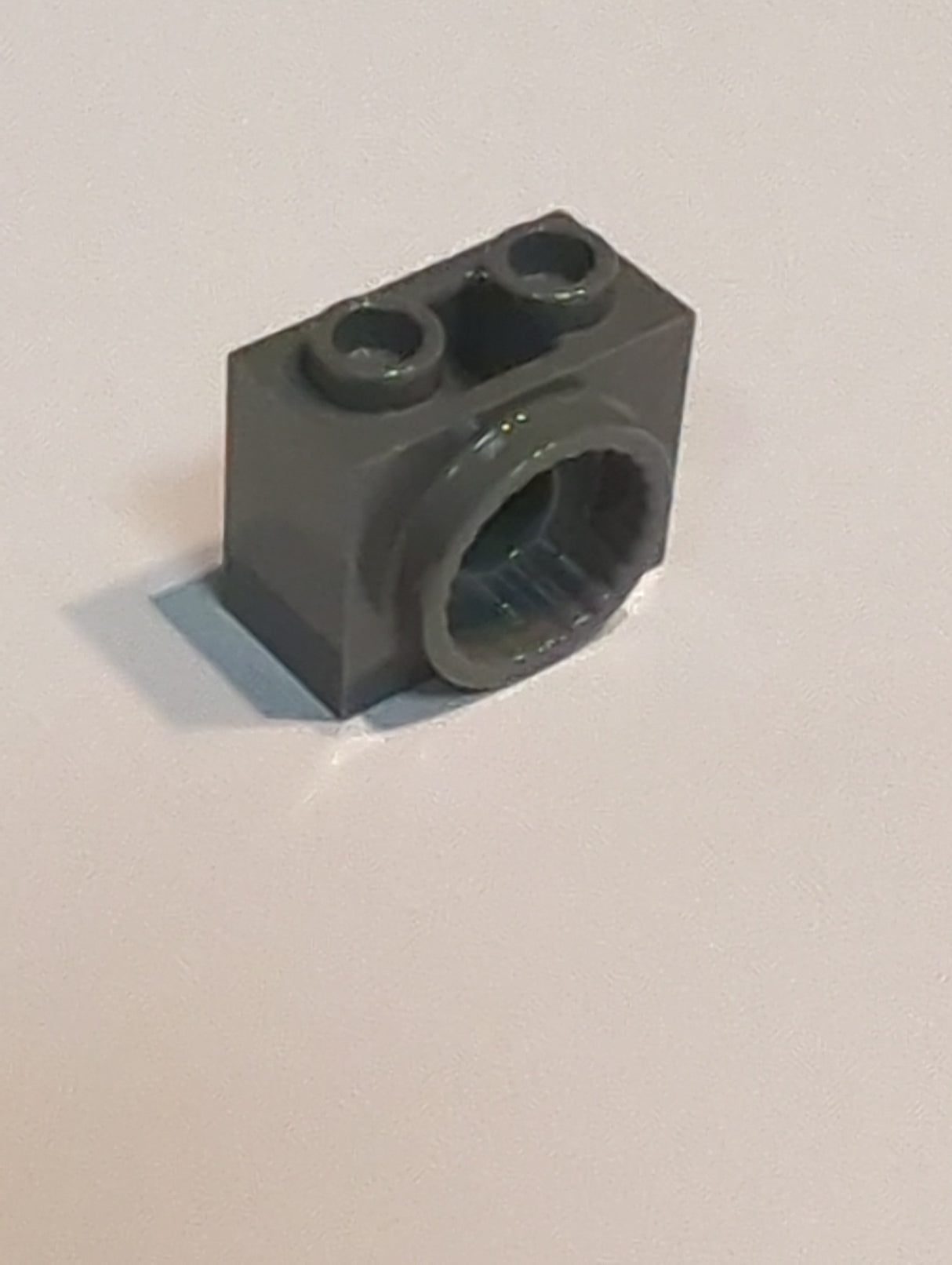 Technik Stein modifiziert 1 x 2 x 1 1/3 mit Anschluß für Rotationsgelenk neudunkelgrau