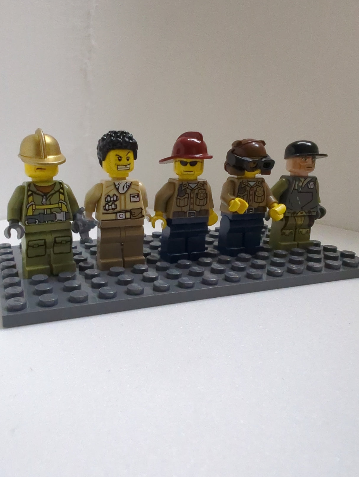 Bunte Tüte mit diesen 5 Minifiguren aus dem Bereich City cty72