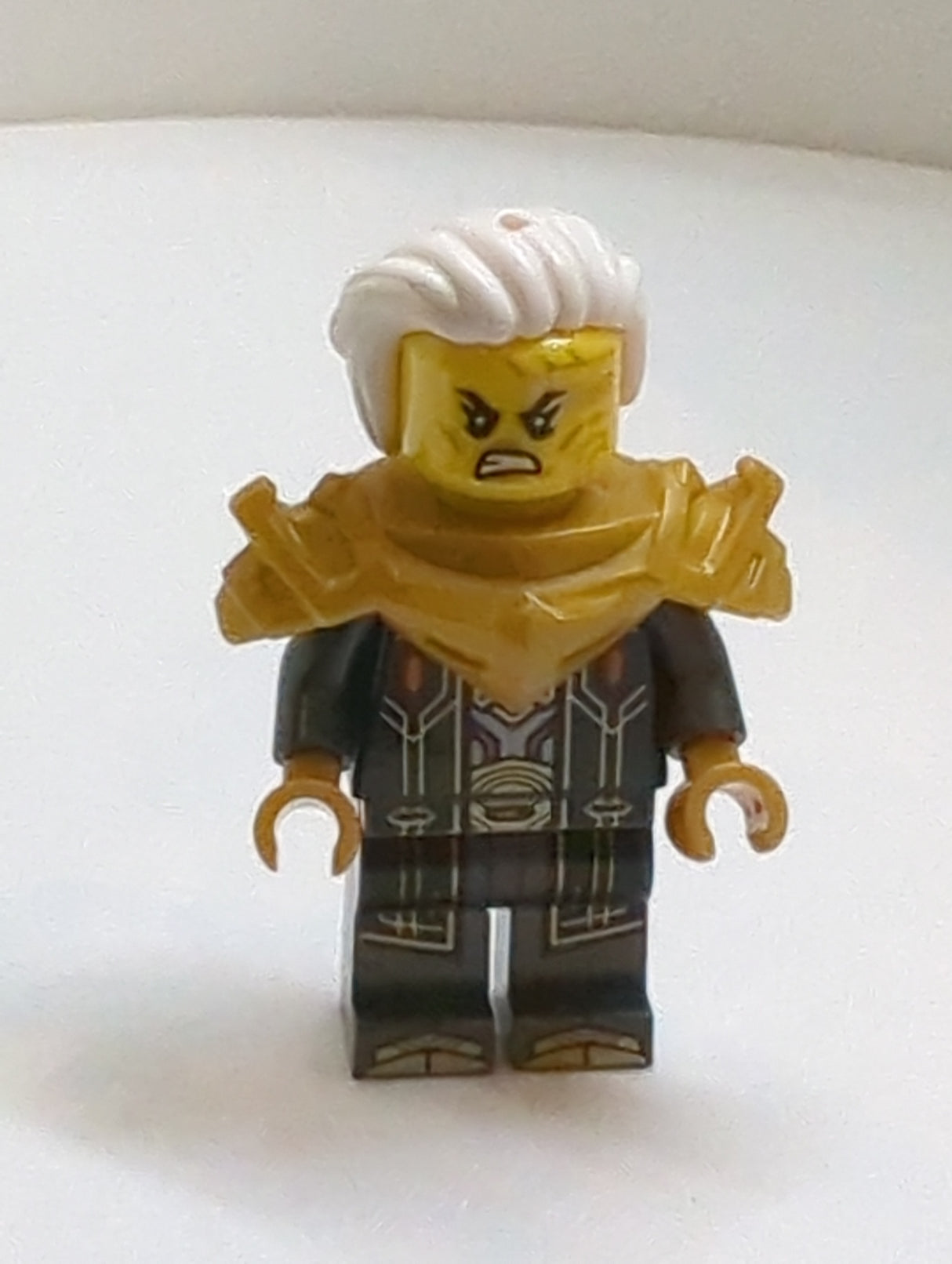 NEU Ninjago Minifigur Empress Beatrix njo826