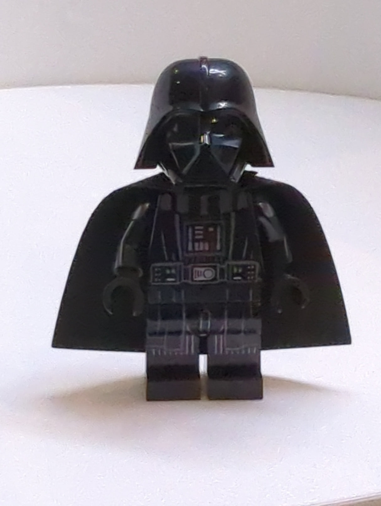 NEU Star Wars Minifigur Darth Vader - bedruckte Arme, Stoff-Cape, weißer Kopf sw1273