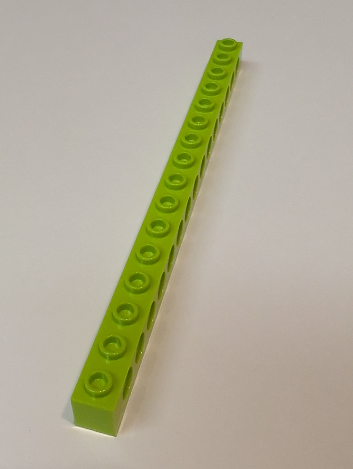 NEU Technik, Stein 1 x 16 mit Pinlöchern lindgrün