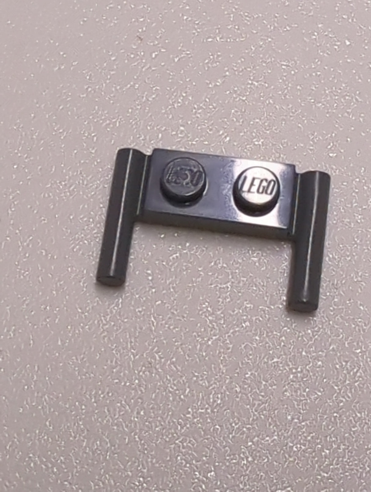 NEU Plate, Modified 1 x 2 with Bar Handles - Flat Ends, Low Attachment neudunkelgrau dark bluish gray