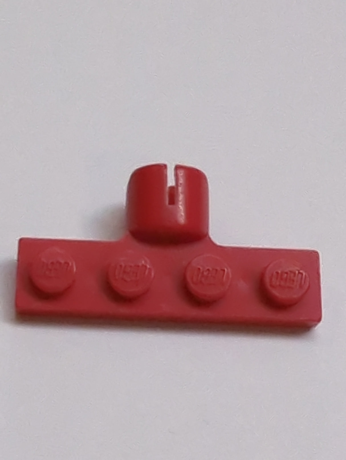 1x4 modifizierte Platte mit Buchse 4 Slots 8mm rot