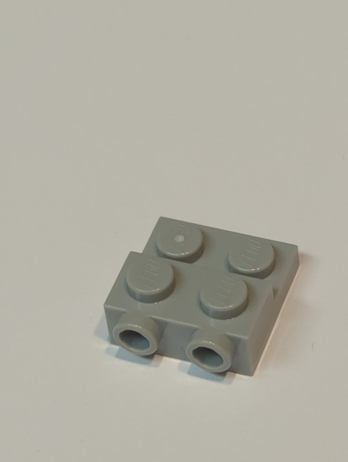 NEU Platte, modifiziert 2 x 2 x 2/3 mit 2 Noppen an der Seite neuhellgrau