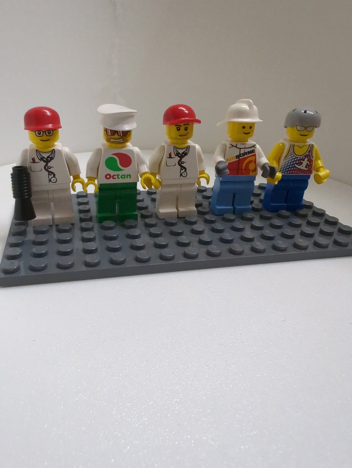 Bunte Tüte mit diesen 5 Minifiguren aus dem Bereich City cty71