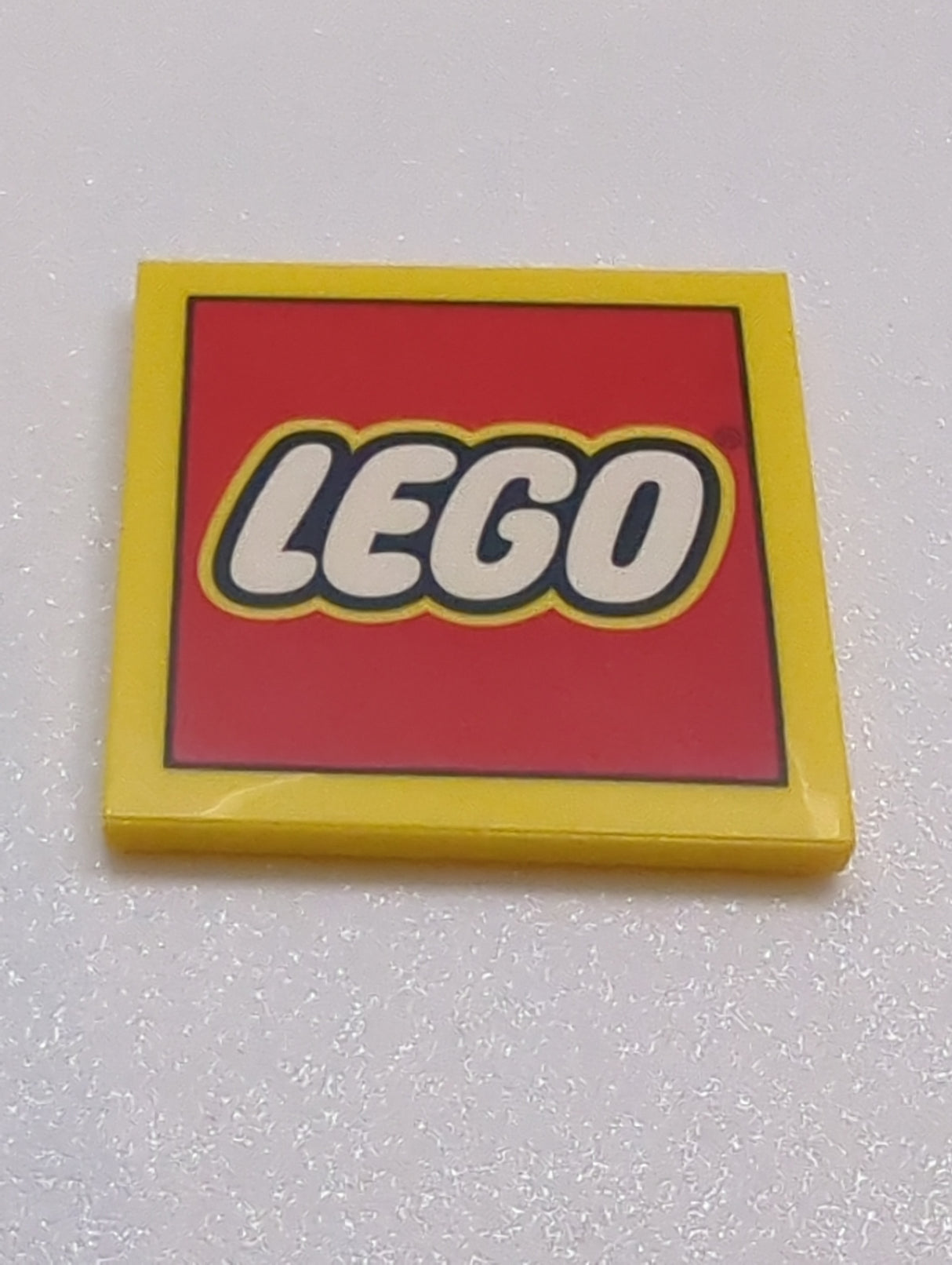 NEU Fliese 4 x 4 mit LEGO-Logo-Muster gelb