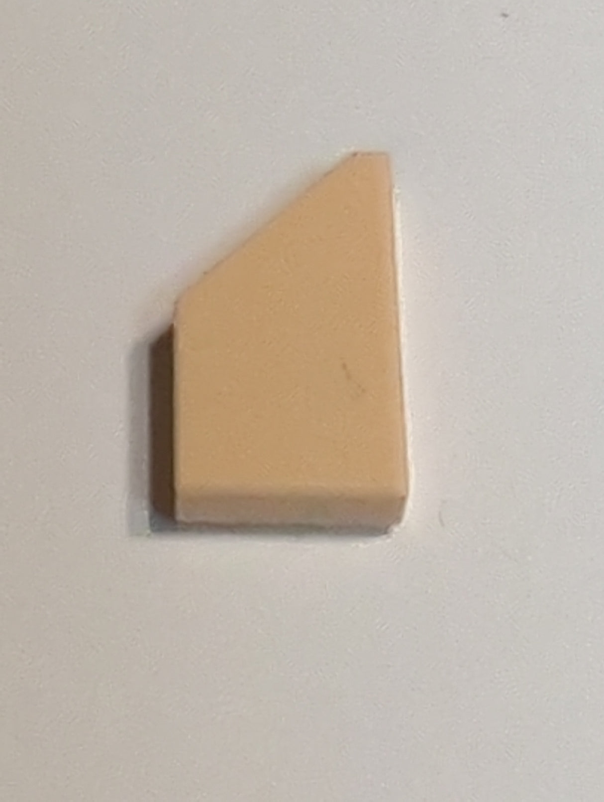 NEU Fliese, modifiziert 1 x 2 Keil links nougat (hell)