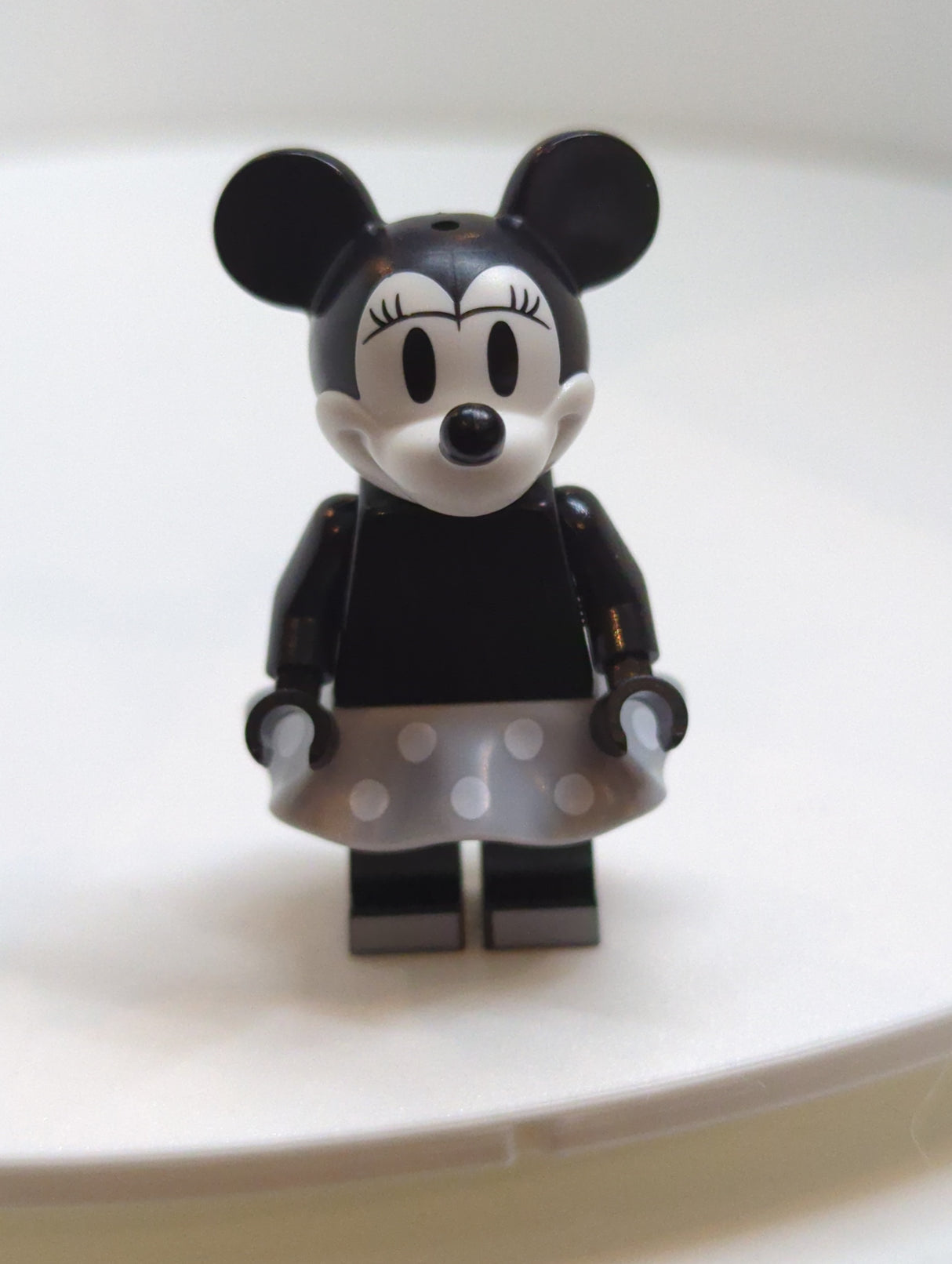 NEU Disney Minifigur Minnie Mouse - Vintage, neuhellgrauer Rock dis142