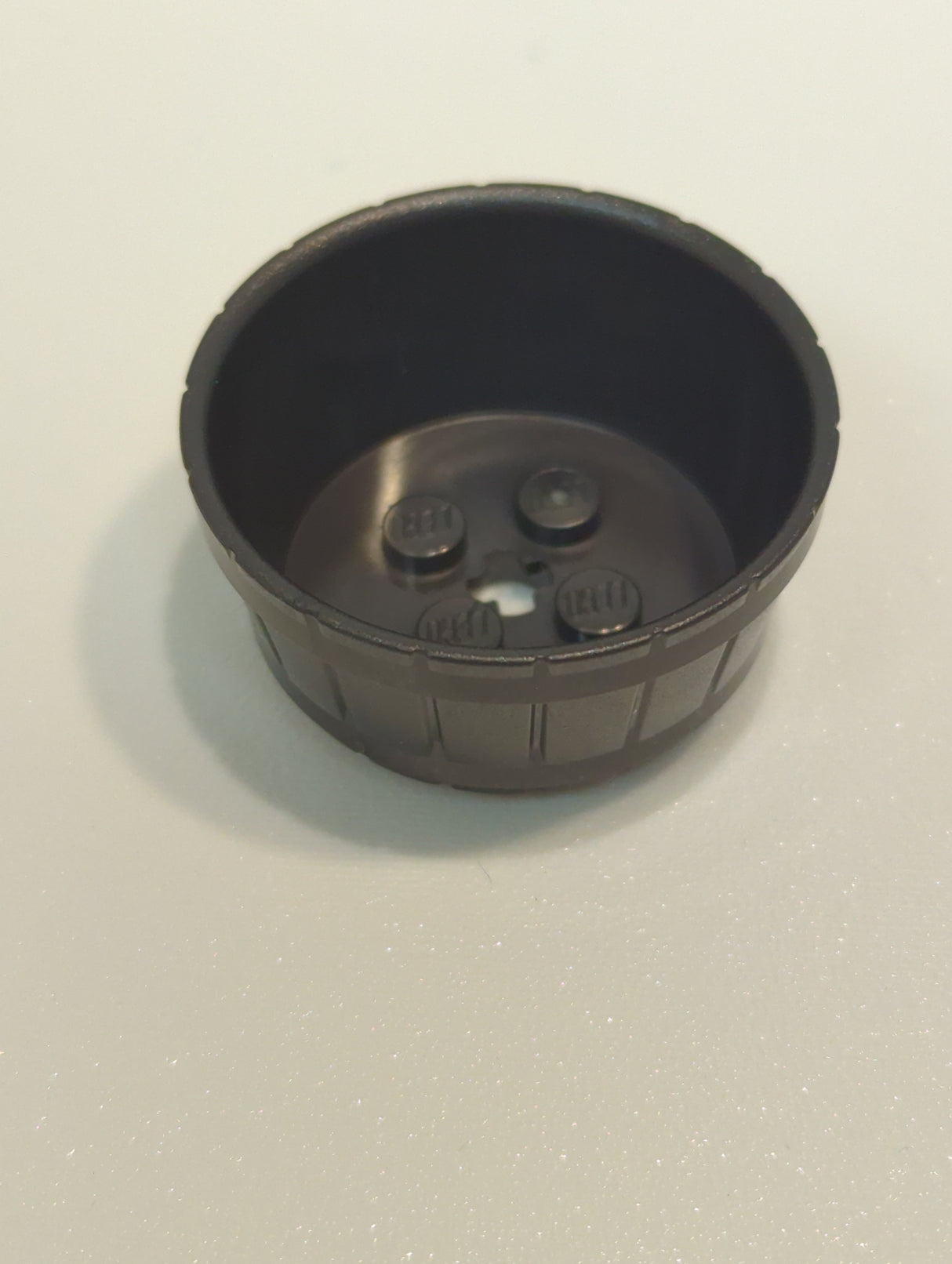 NEU Container Fass Wanne, halbe Höhe mit Achsloch titan