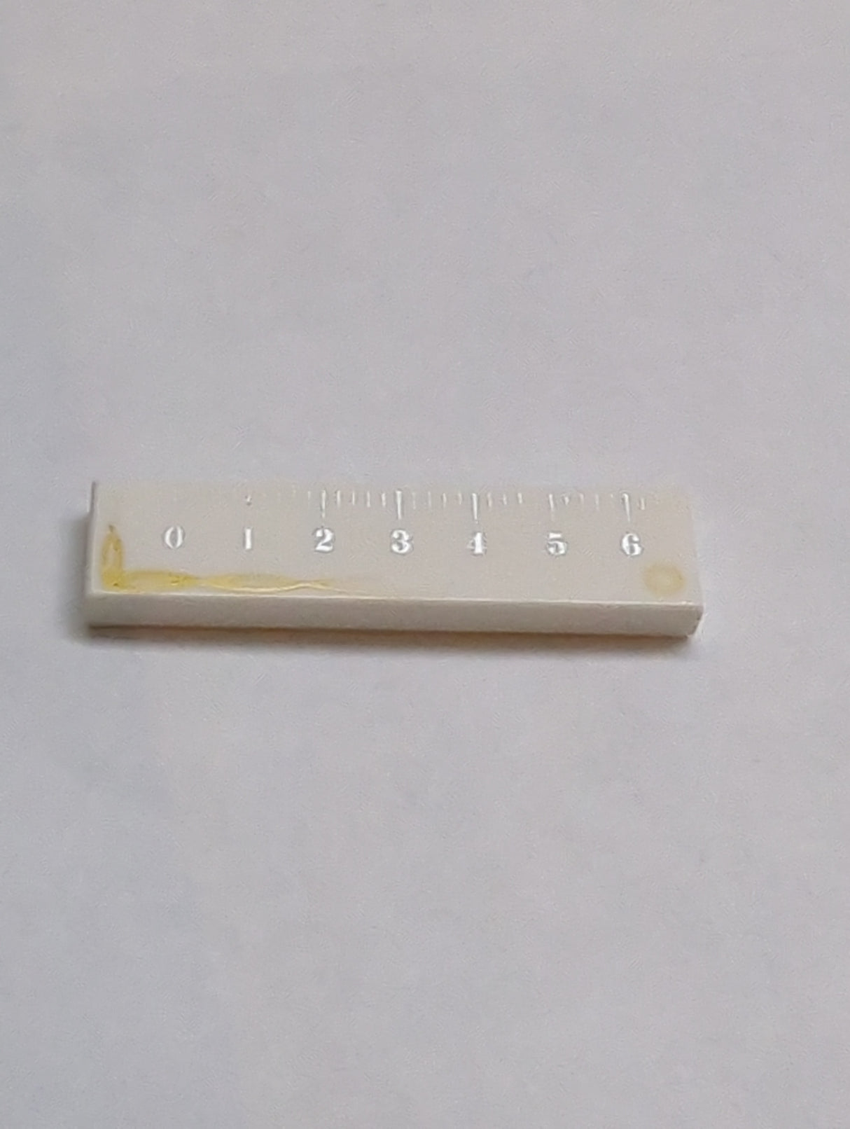 1x4 Fliese bedruckt mit Ruler with Gold Trim Pattern weiß