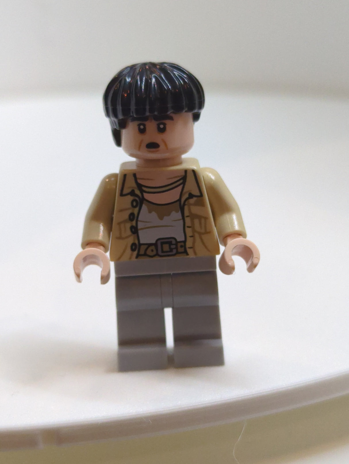 NEU Indiana Jones Minifigur Satipo - Shirt und Gürtel iaj055
