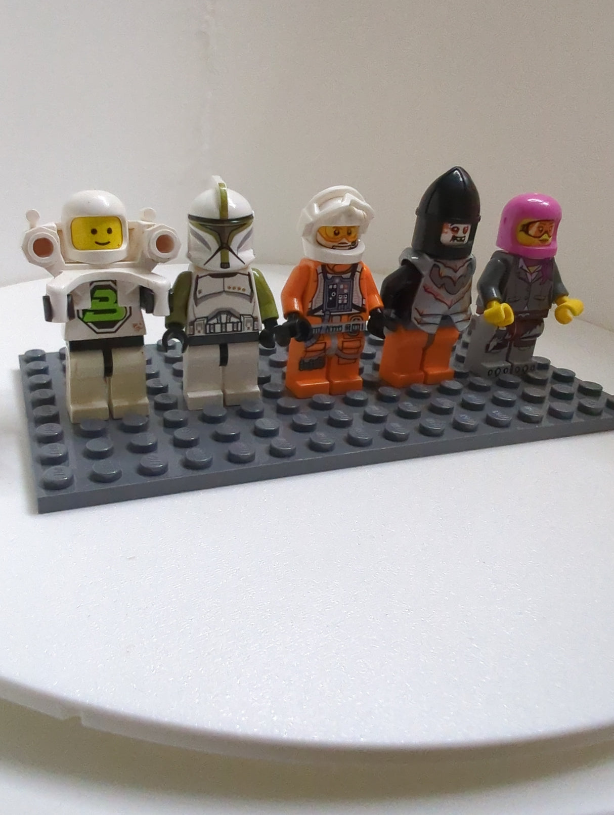 Bunte Tüte mit diesen 5 Minifiguren aus dem Bereich City cty76