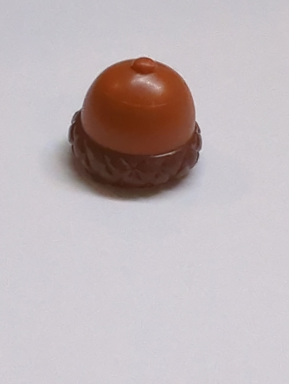NEU Minifigur, Kopfstück Hut, Eichel mit rötlich-braunem Kelchmuster dunkelorange