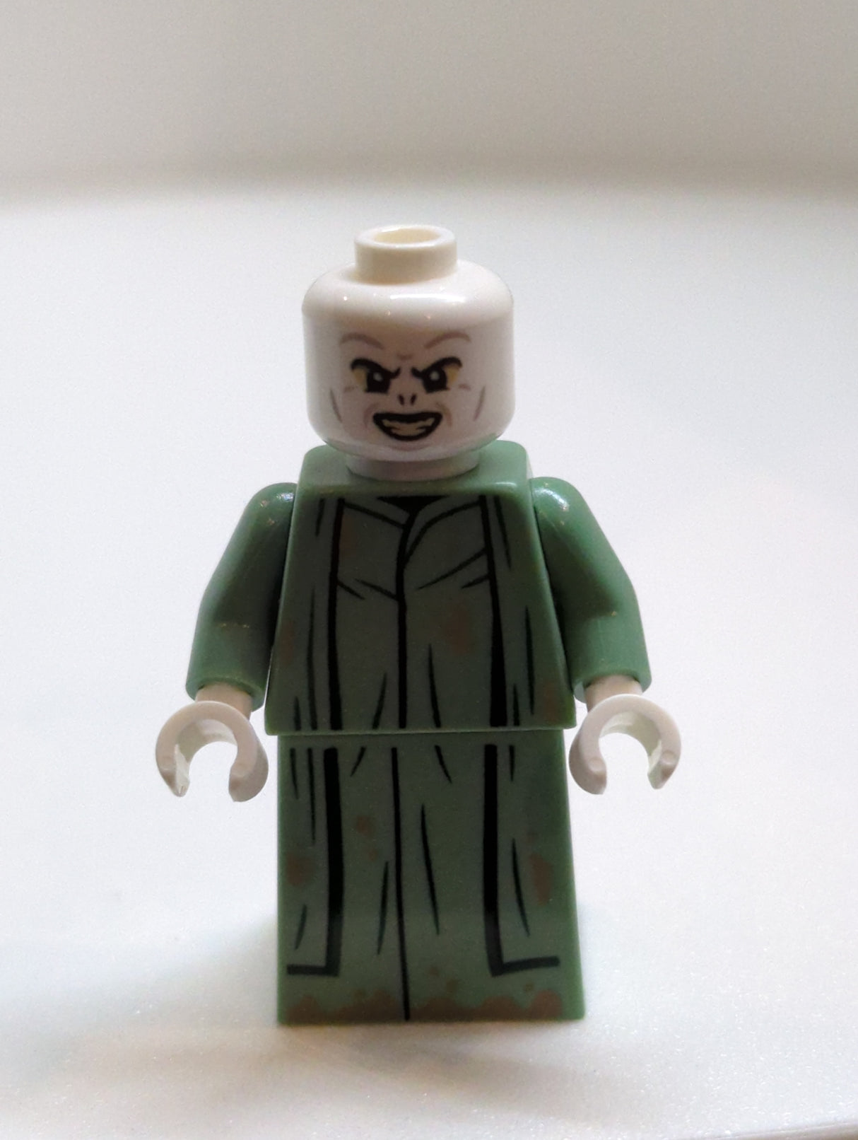 NEU Harry Potter Minifigur Lord Voldemort - sandgrüne Robe, bedruckter Rock hp422