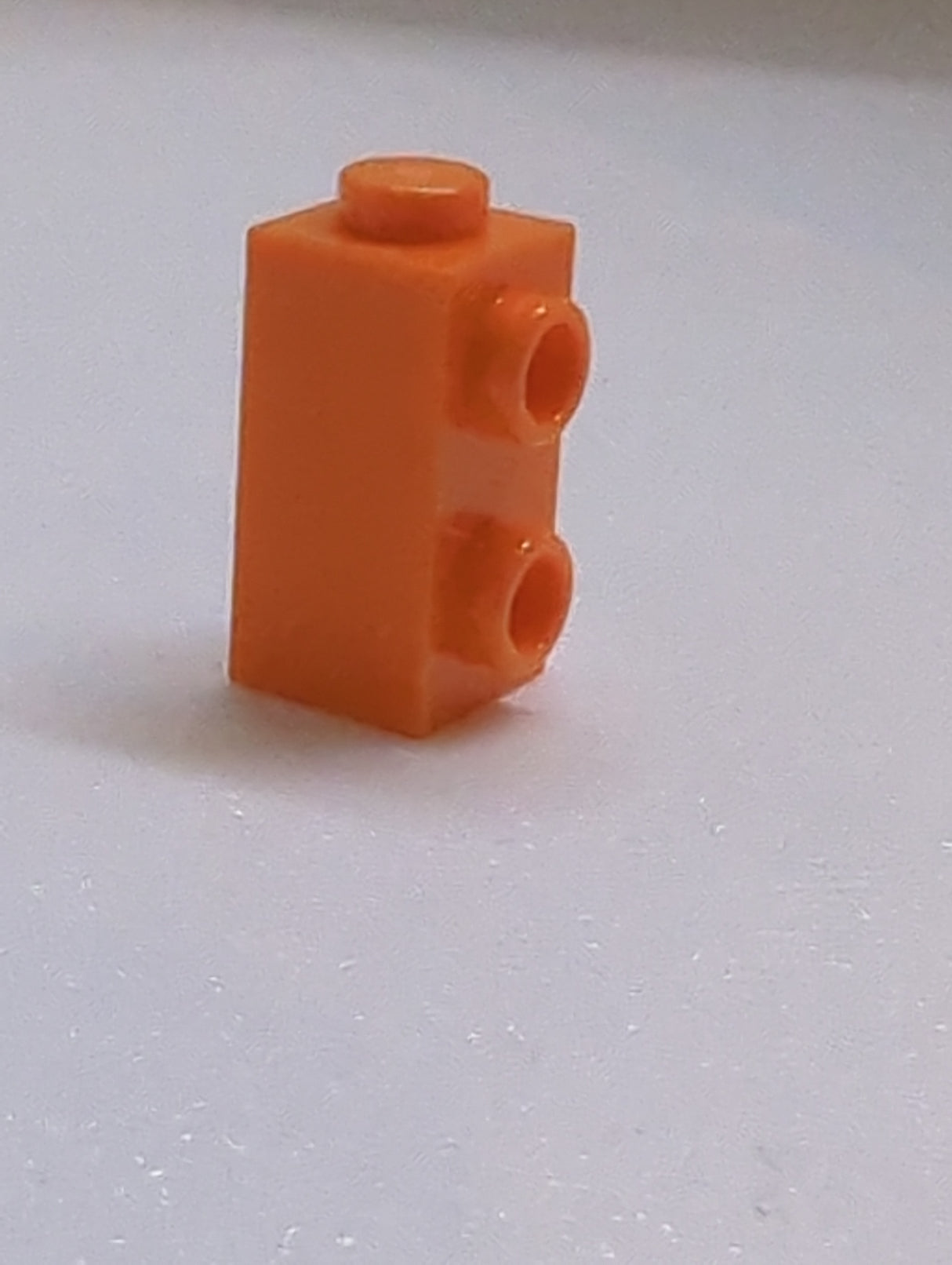 1x1x1 2/3 modifizierter Stein mit Noppen an einer Seite orange
