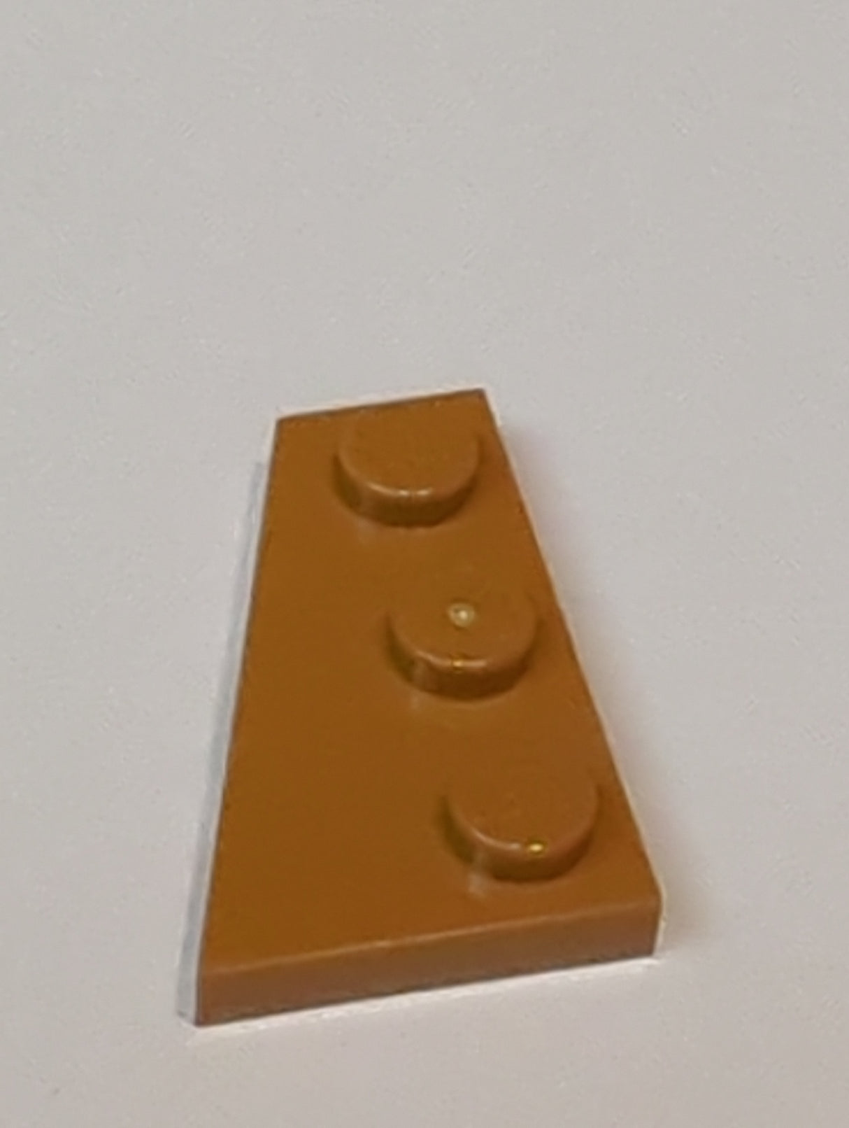 NEU Wedge, Plate 3x2 Left nougat medium nougat