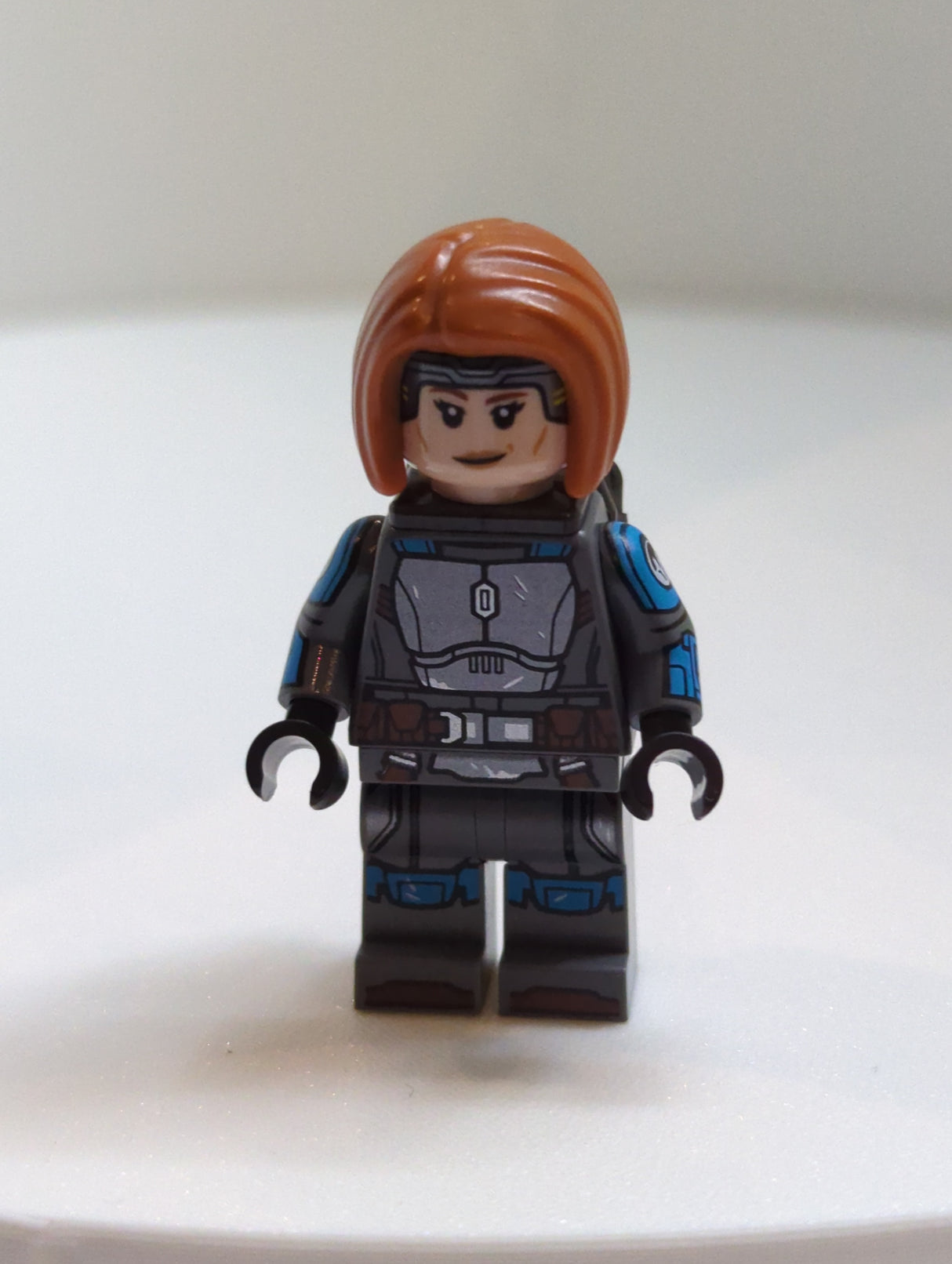 NEU Star Wars Minifigur Bo-Katan Kryze - bedruckte Arme, dunkelorange Haare sw1287