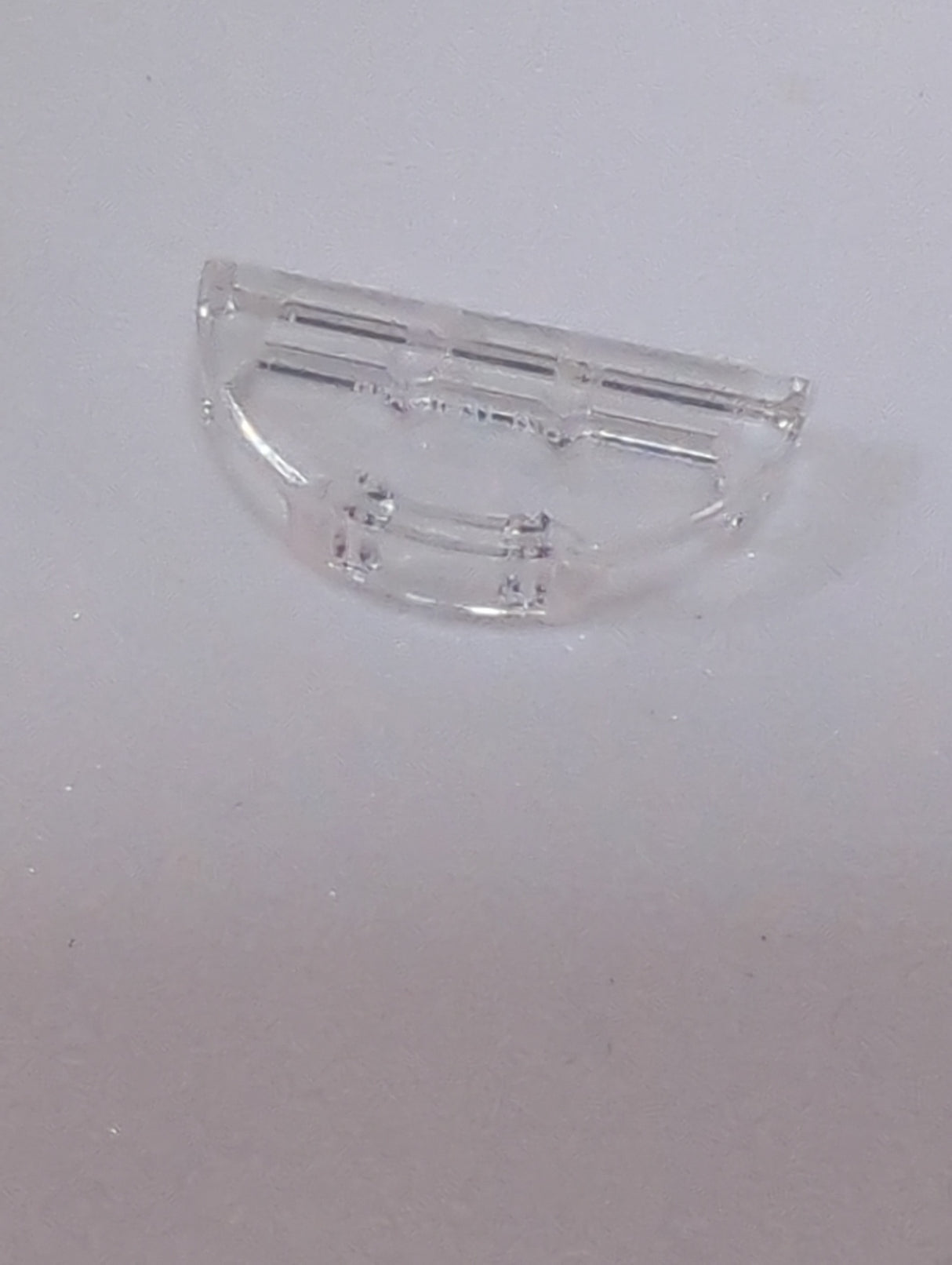 NEU Fliese, rund, 1 x 2, halb transparent weiß