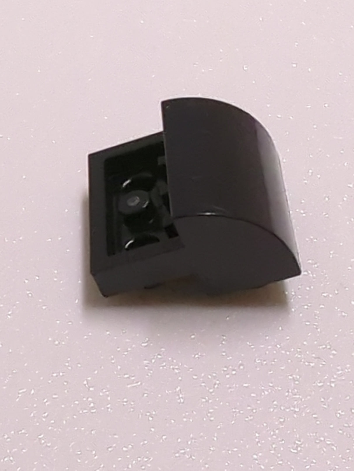 NEU Schräge, gebogene 2 x 2 x 1 umgekehrte mit 2 versenkten Noppen schwarz