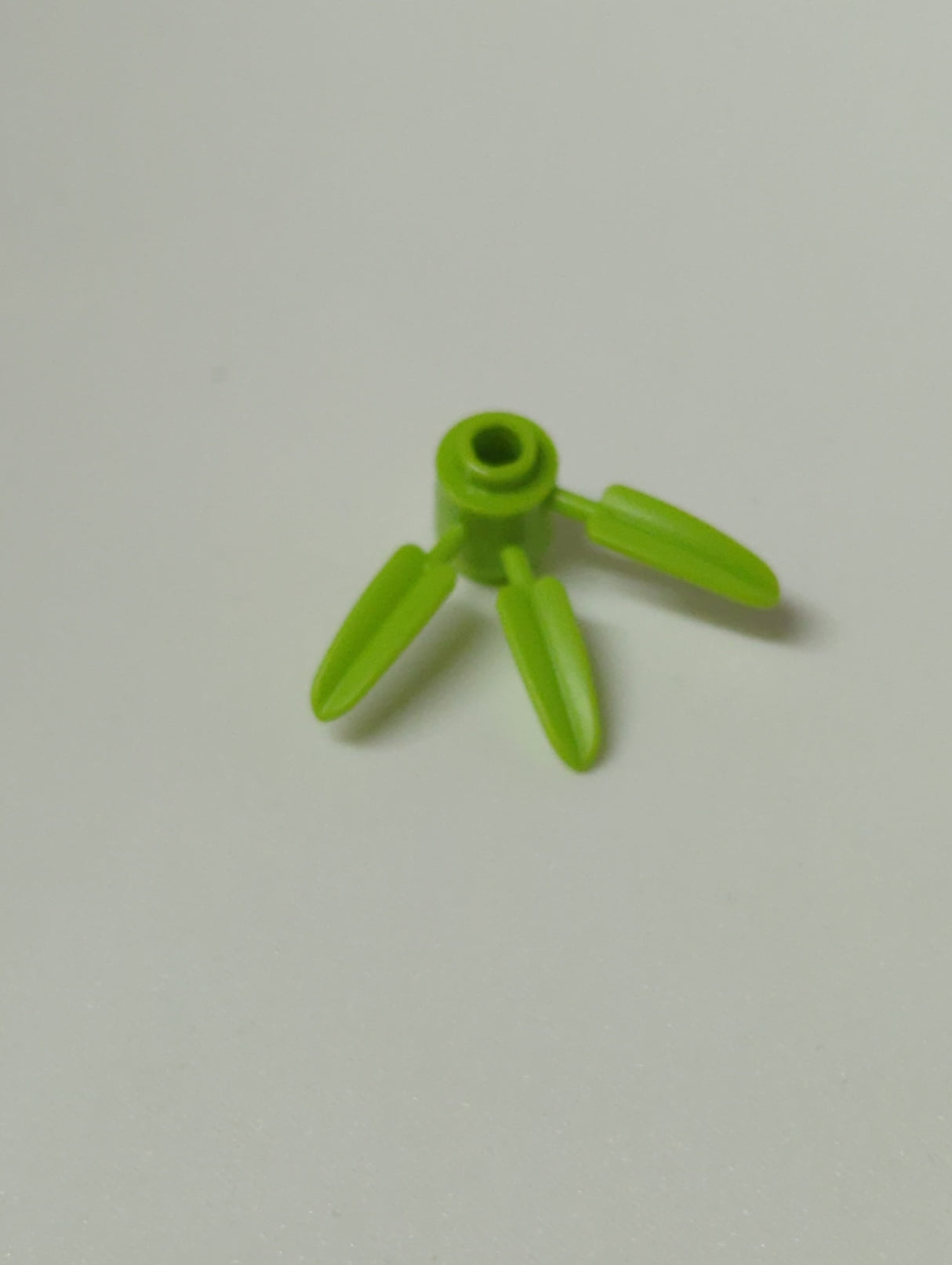 NEU Pflanze Stein, rund 1 x 1 mit 3 Blättern lindgrün