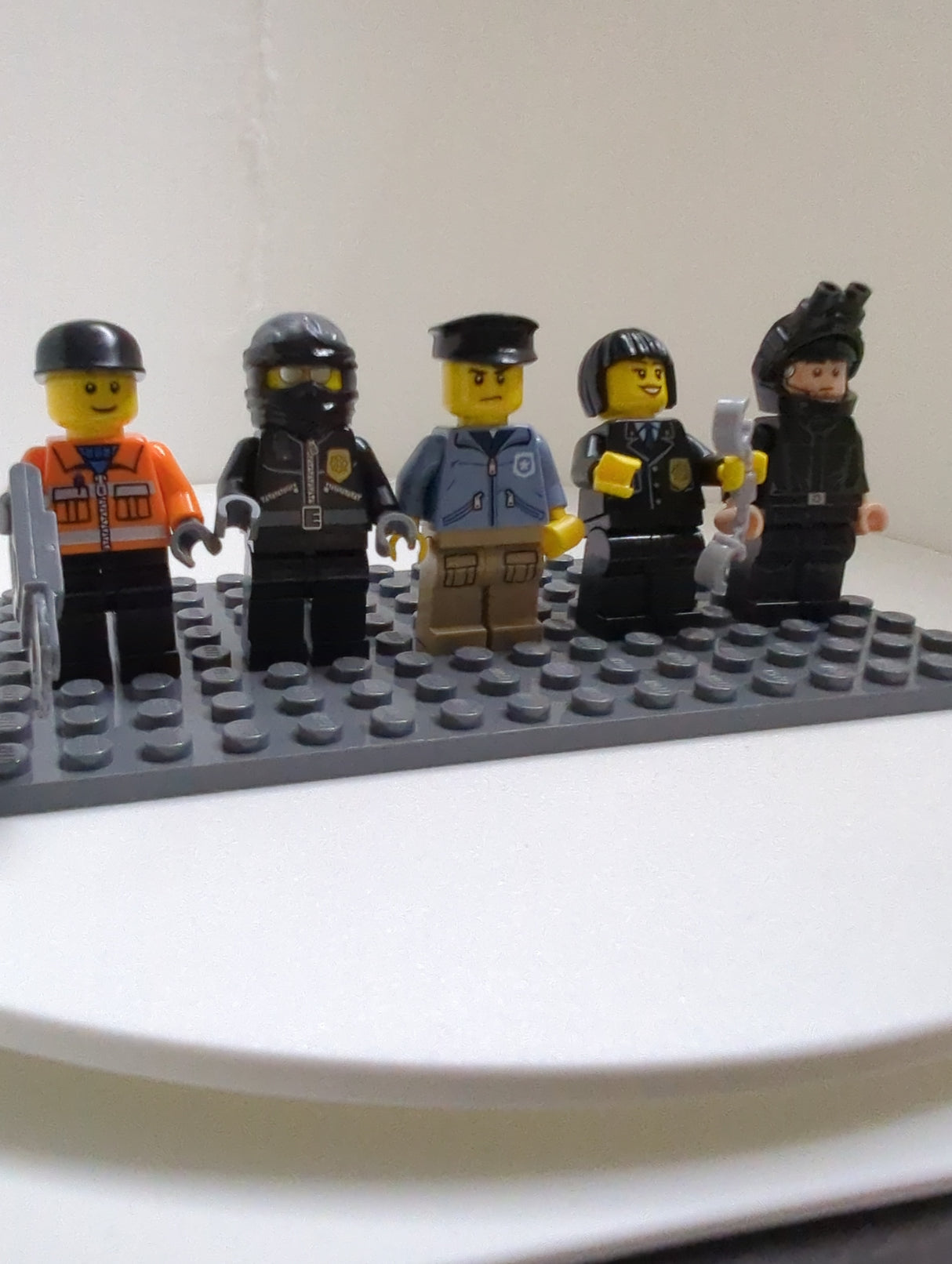 Bunte Tüte mit diesen 5 Minifiguren aus dem Bereich City cty73