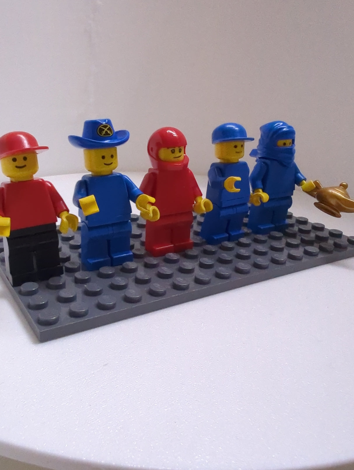 Bunte Tüte mit diesen 5 Minifiguren aus dem Bereich City cty79