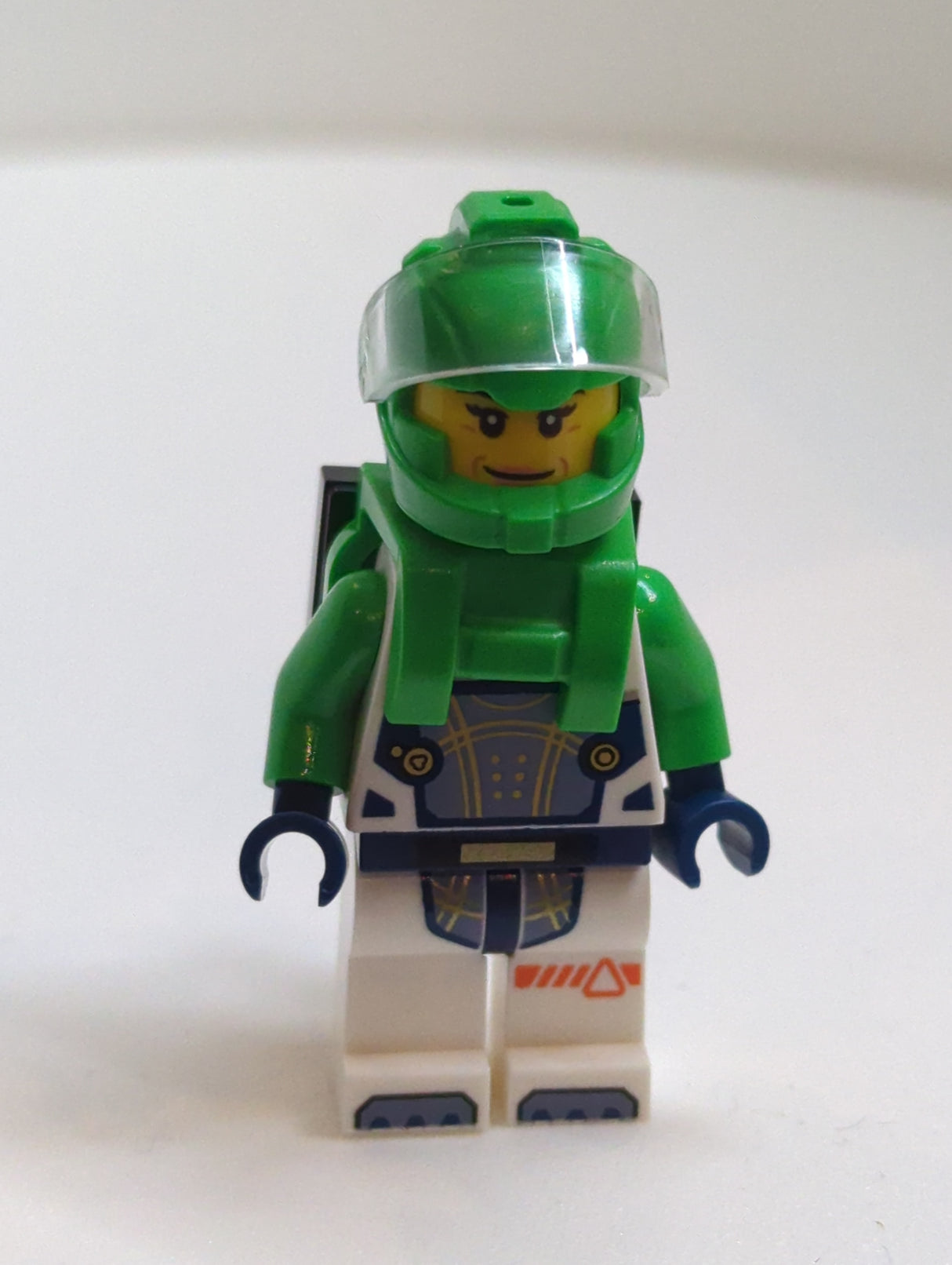 NEU City Minifigur Astronautin - weißer Raumanzug, Helm, Visier, Solaranlage cty1726