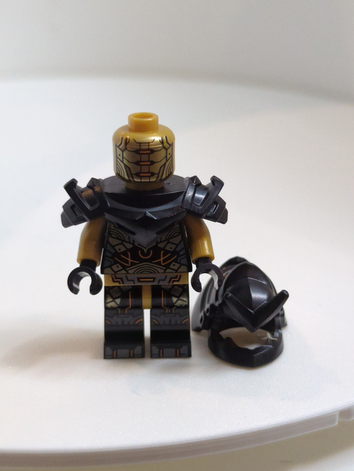 NEU Ninjago Minifigur Imperium Claw General njo815